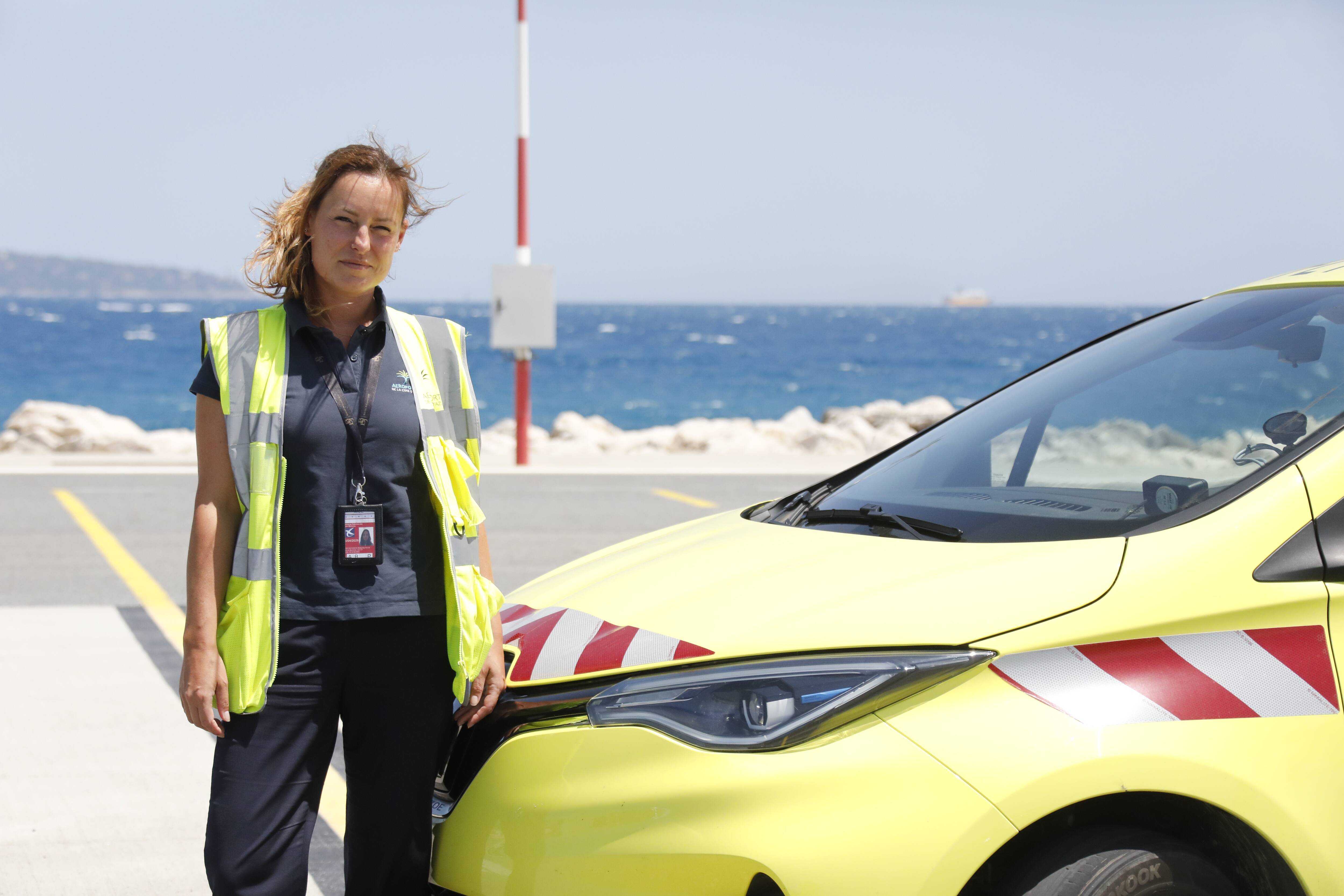 "On ne peut pas être plus près des avions": Matylda veille à la sécurité des pistes