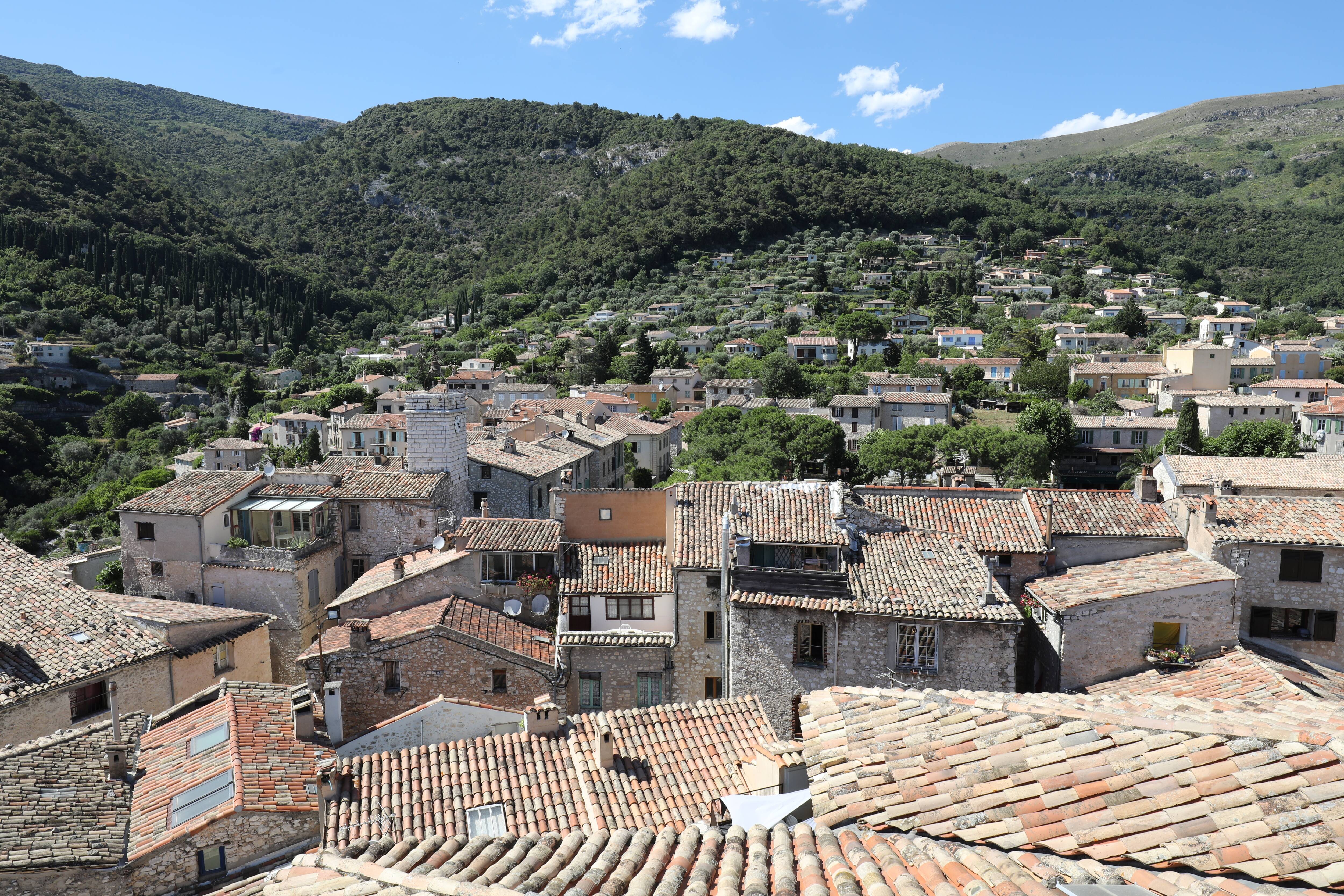 "C'est le premier été qu'on fait ça": pour faire face aux incivilités, cette commune de la Côte d'Azur étend les horaires de sa police municipale