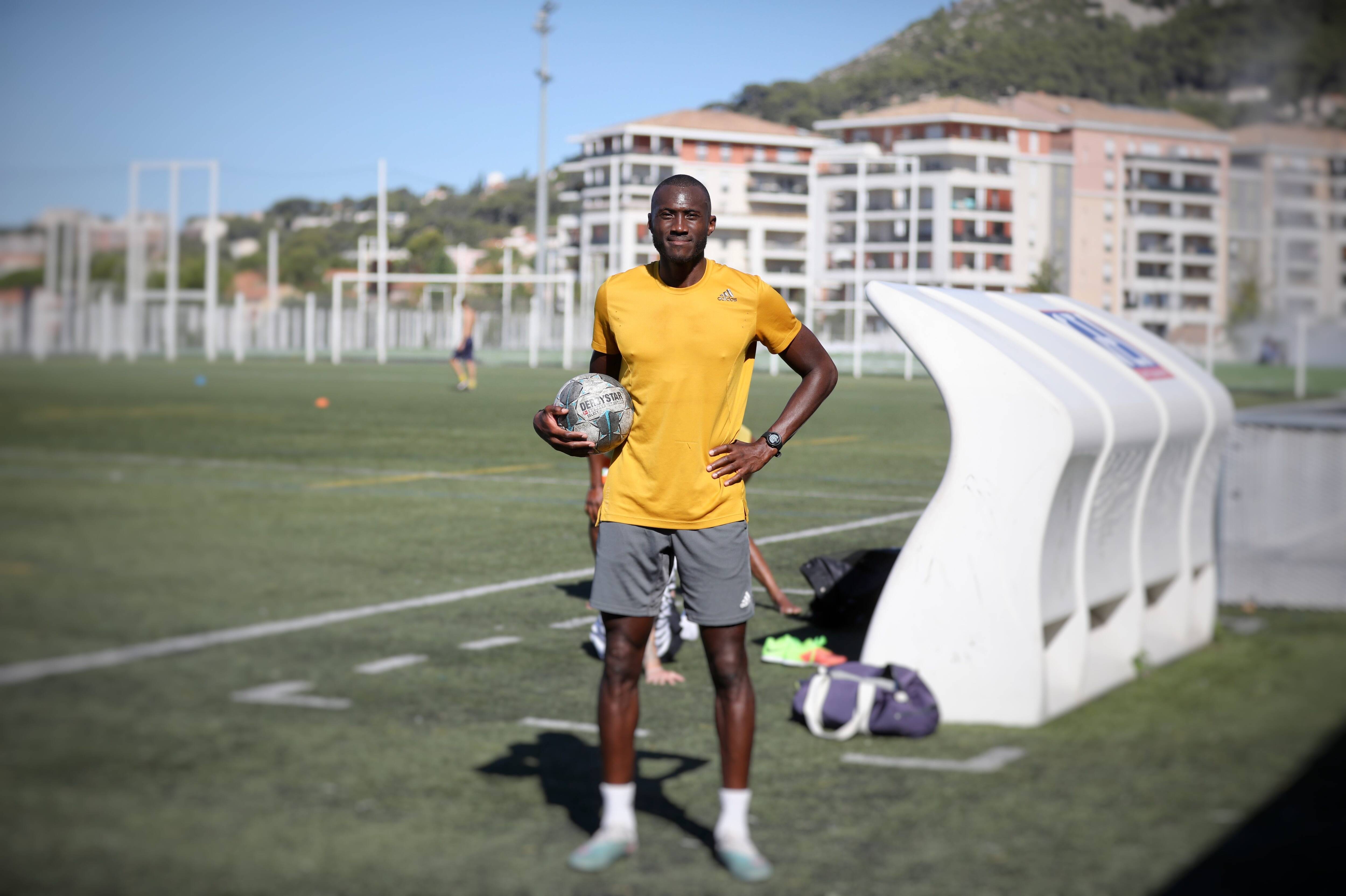 Pisté par des clubs européens, le footballeur Josuha Guilavogui s'entraîne seul à Toulon