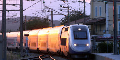 Un TGV Nice-Marseille percute des blocs de béton posés sur les rails près de Toulon: une enquête ouverte