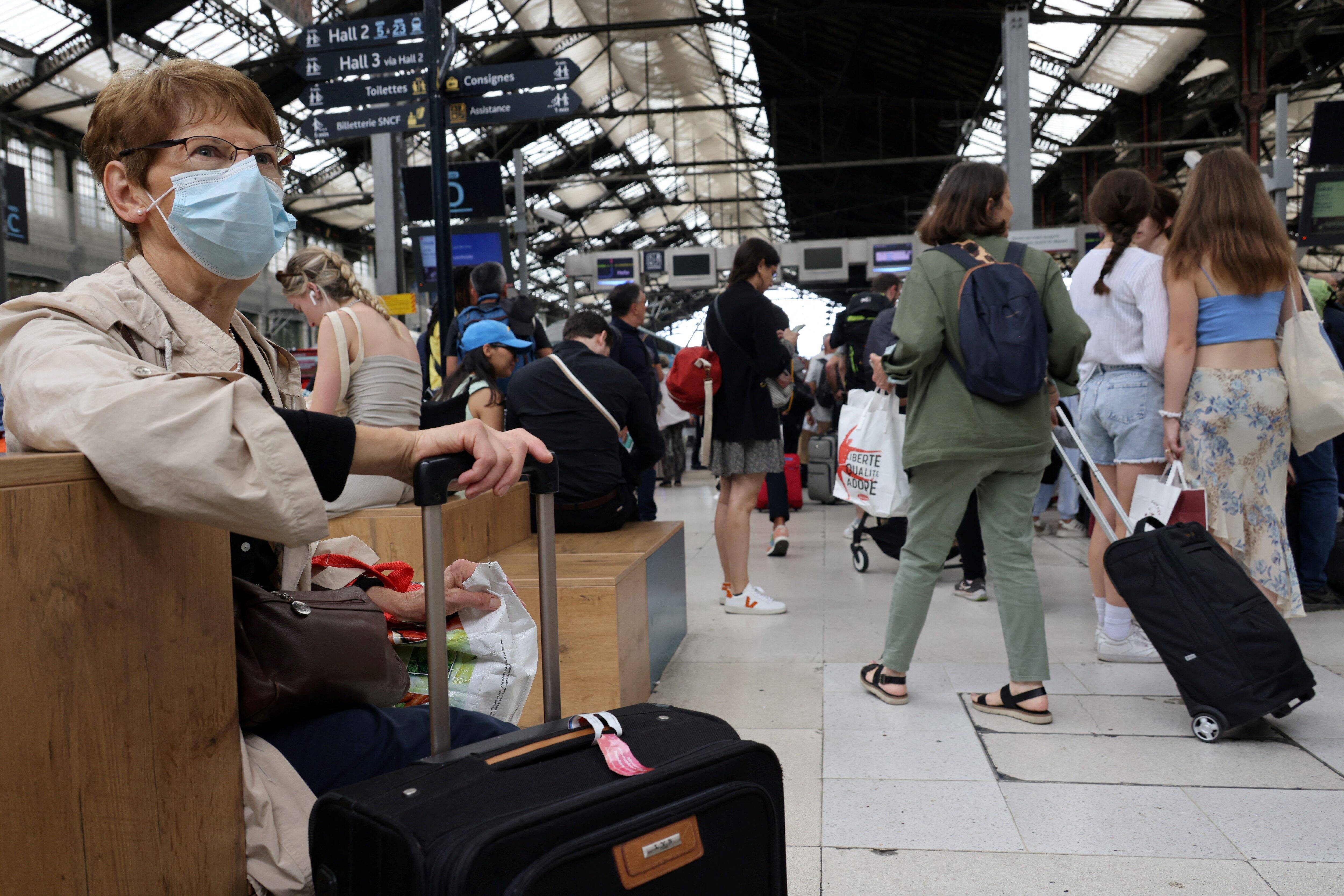 Covid-19: le virus circule toujours sur la Côte d'Azur mais peu de cas sont graves, on fait le point