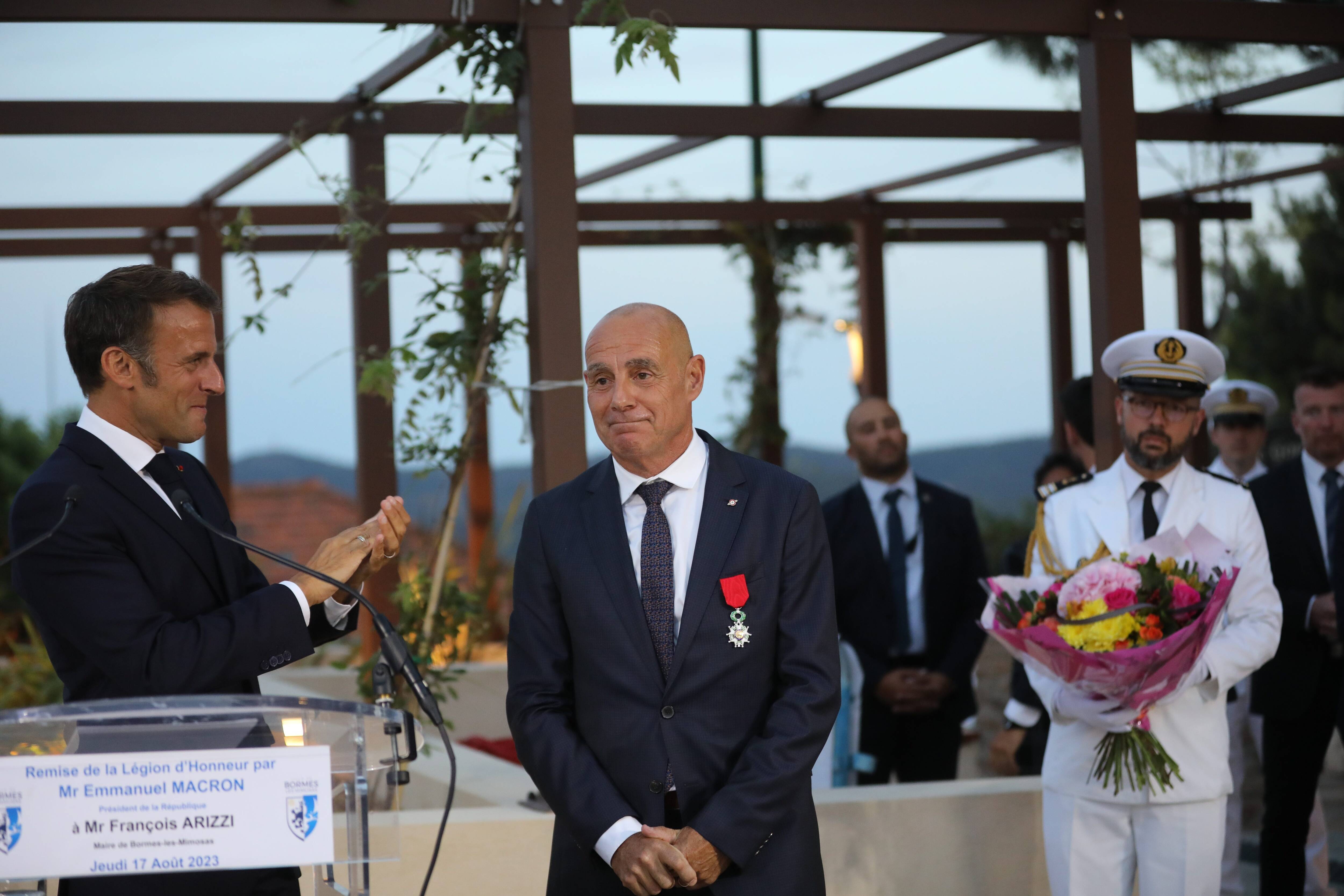 La Légion d'honneur remise par Emmanuel Macron au maire de Bormes-les-Mimosas ce jeudi