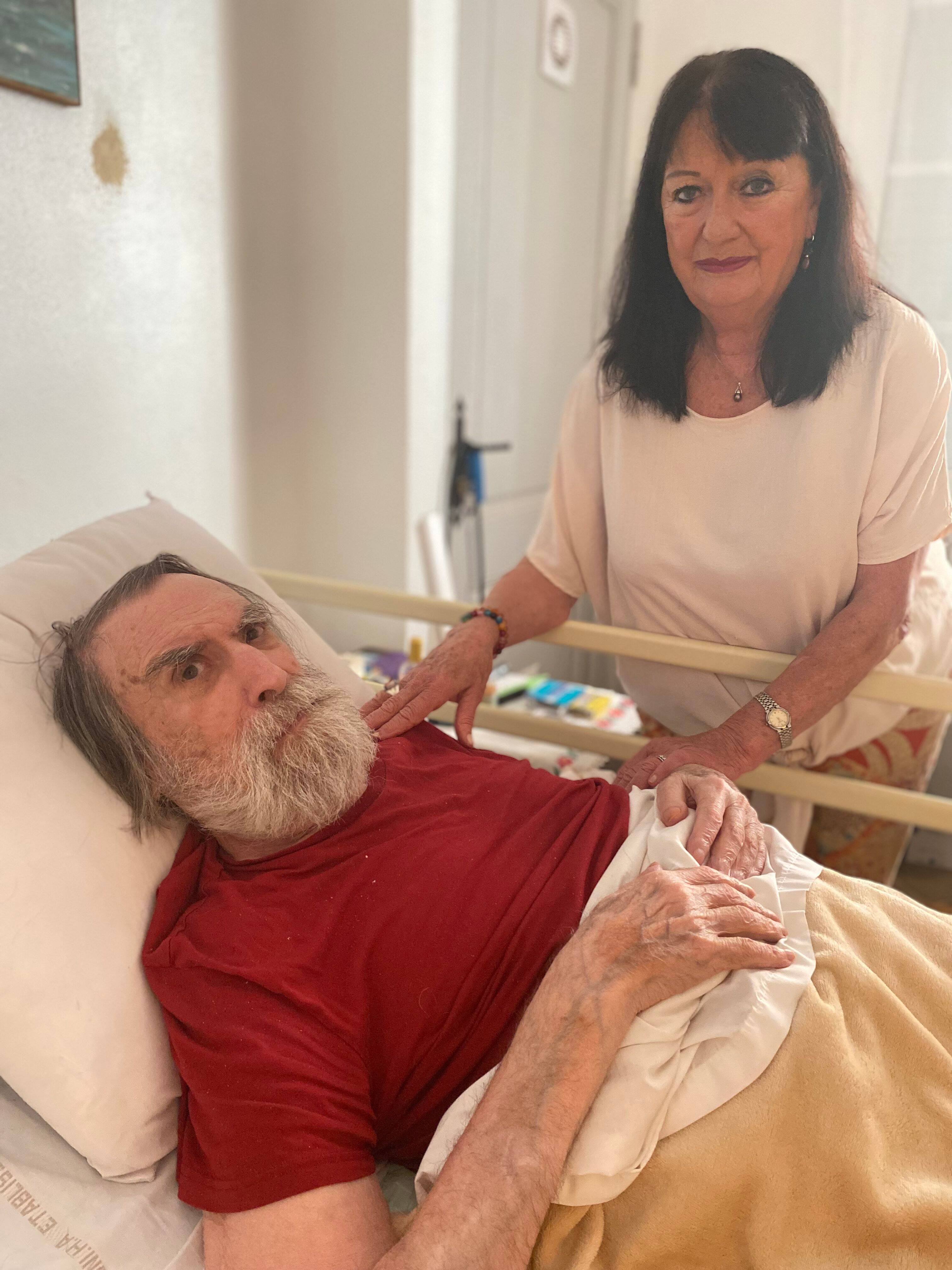 Son mari n'a pas de titre de séjour, cette retraitée varoise s'endette pour le faire soigner