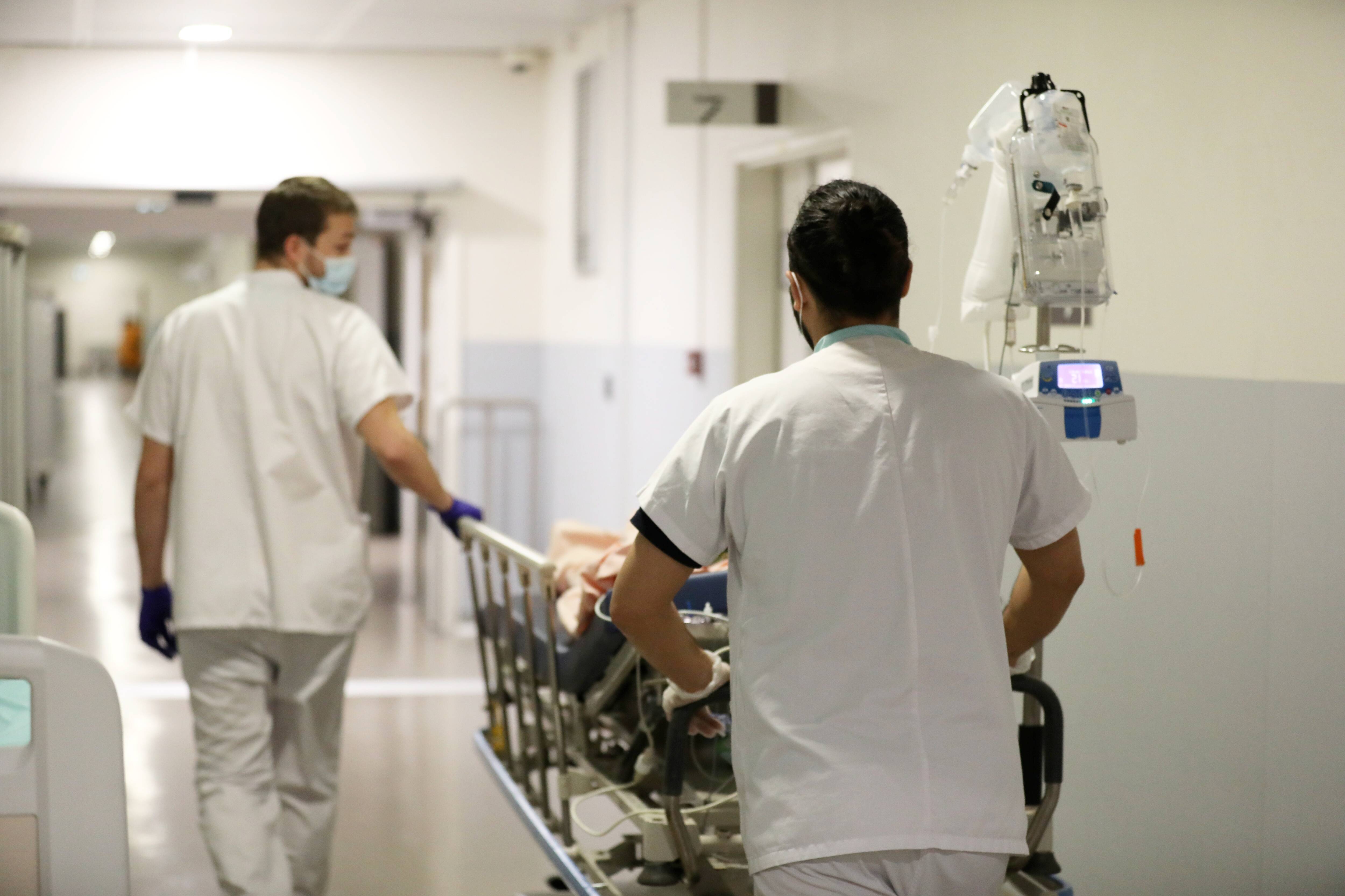 "Nous verrons davantage l'effet canicule dans les heures à venir": pas de cohue aux urgences de Nice