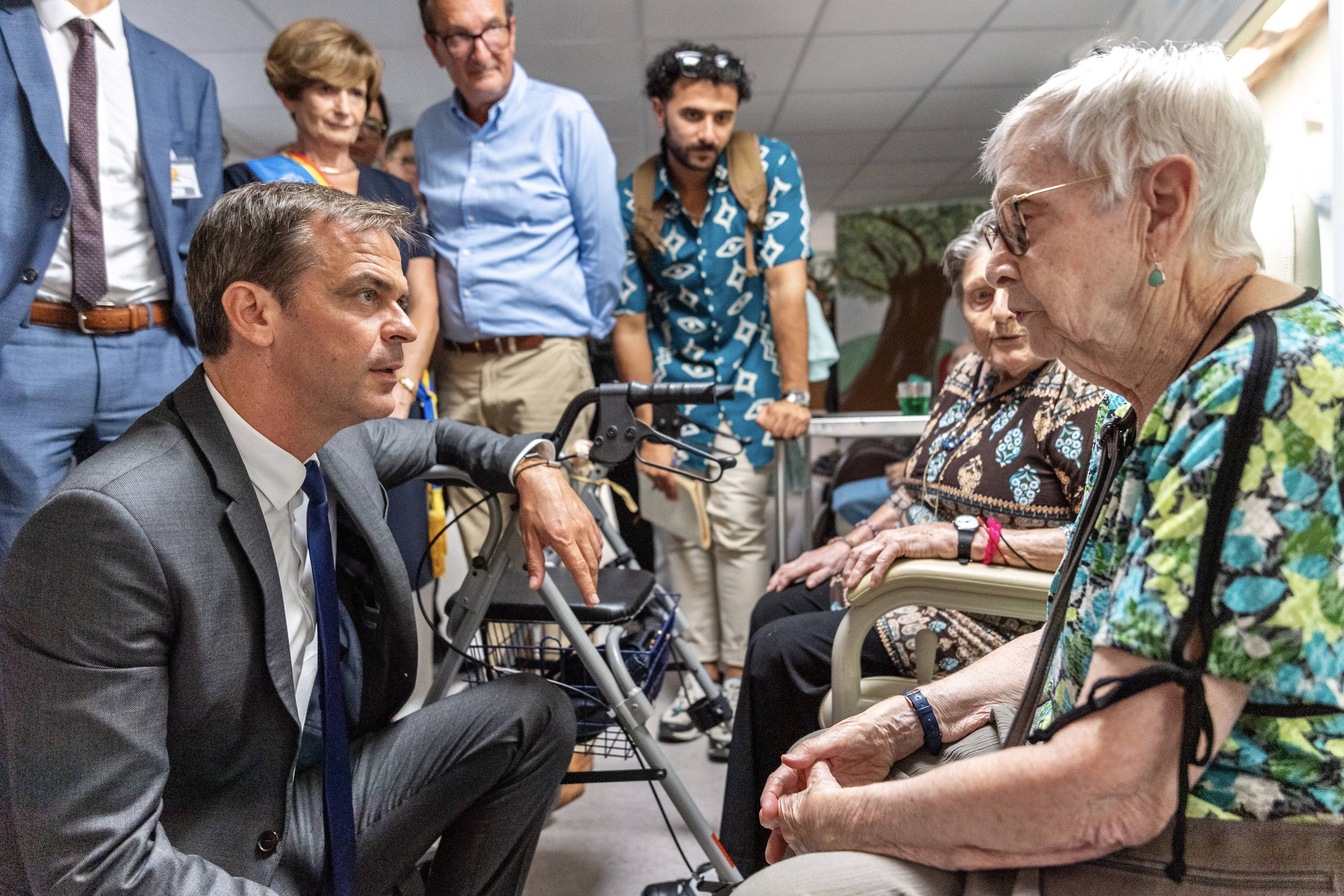 "Les forces politiques doivent être prêtes à s'engager": le porte-parole du gouvernement, Olivier Véran, en visite dans le Var ce jeudi