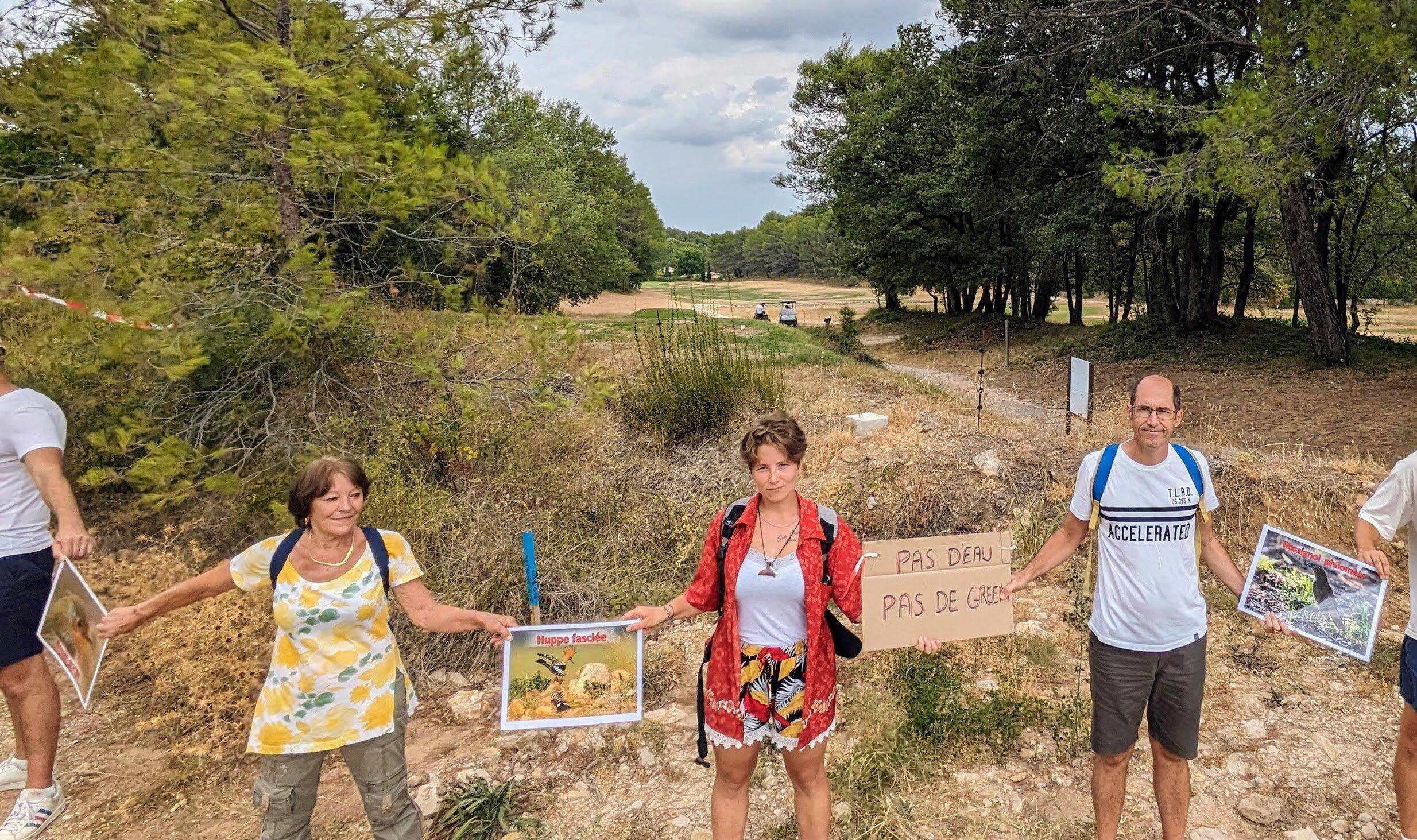 Contre l'arrosage des golfs, les collectifs de la région se mobilisent