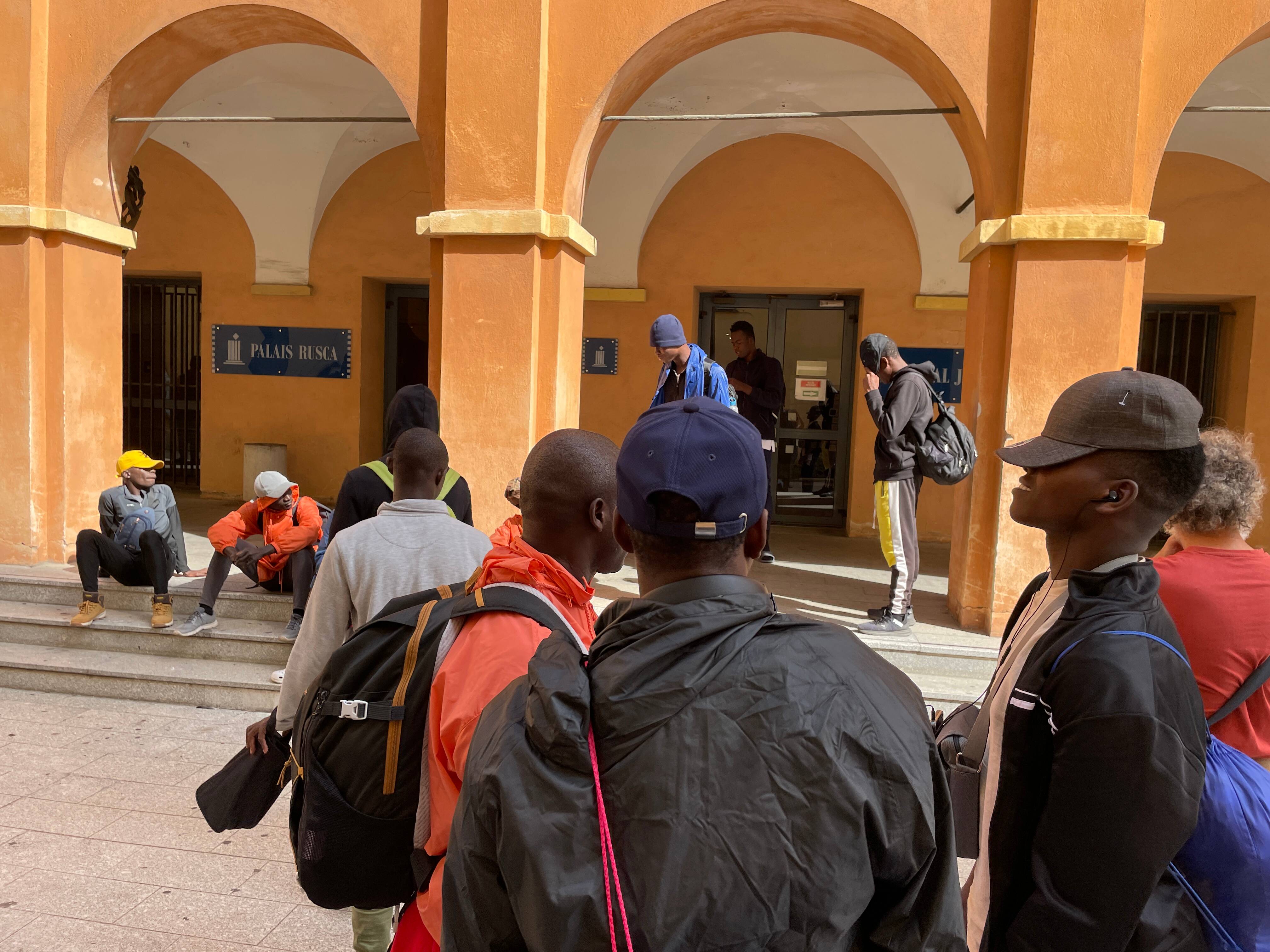 Migrants mineurs non accompagnés délaissés à Auvare: le tribunal pour enfants saisi