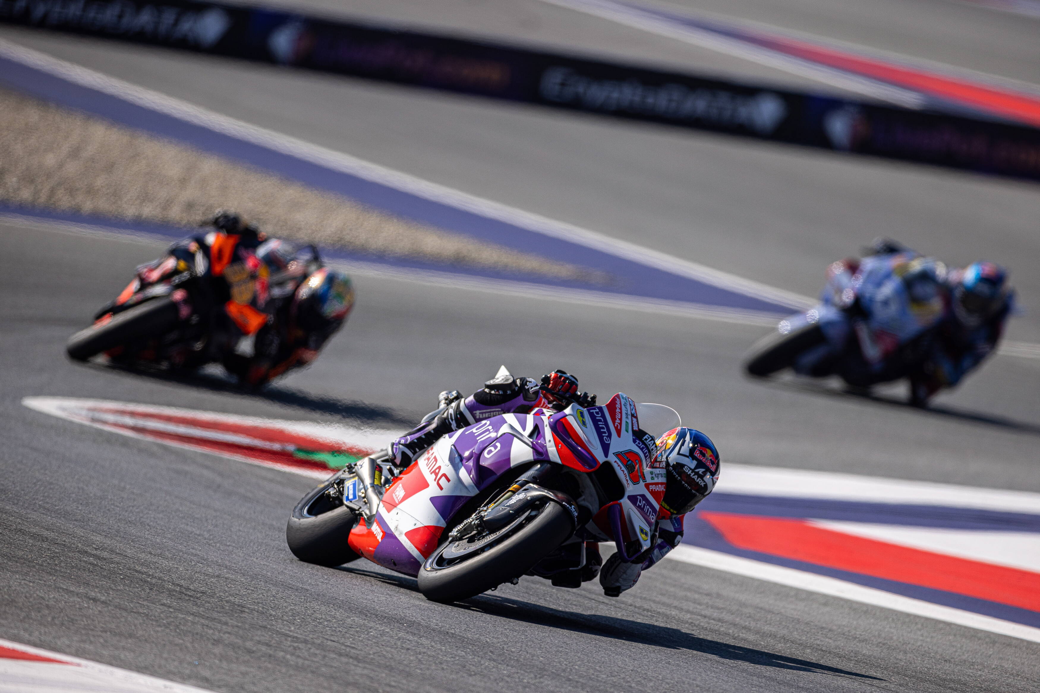 Johann Zarco au pied du podium du Grand Prix de Catalogne MotoGP, Fabio Quartararo septième