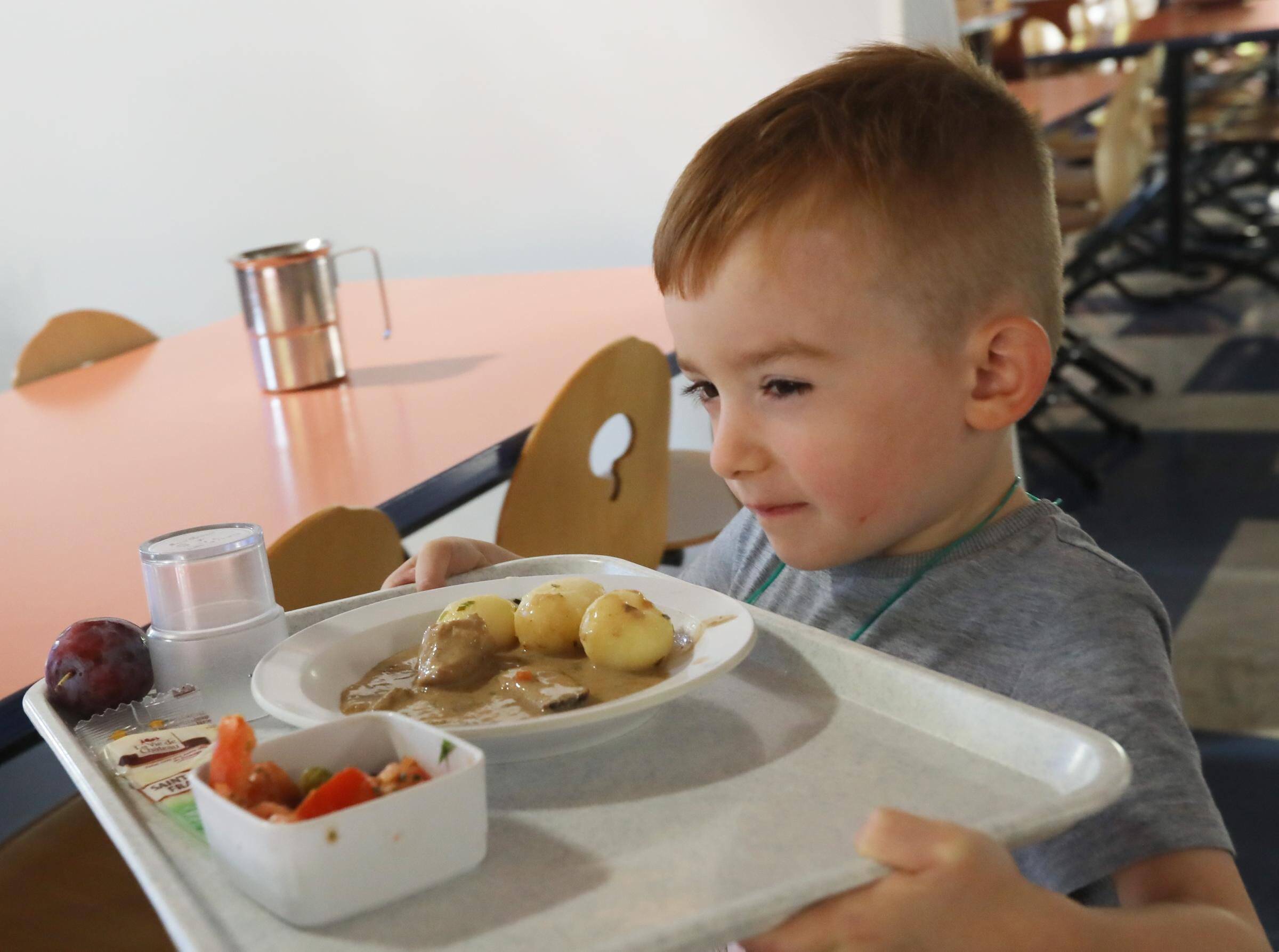 "5,80 euros par enfant, par repas et par jour, c'est énorme": les parents d'élèves de ce village azuréen s'élèvent contre la hausse des tarifs de cantine