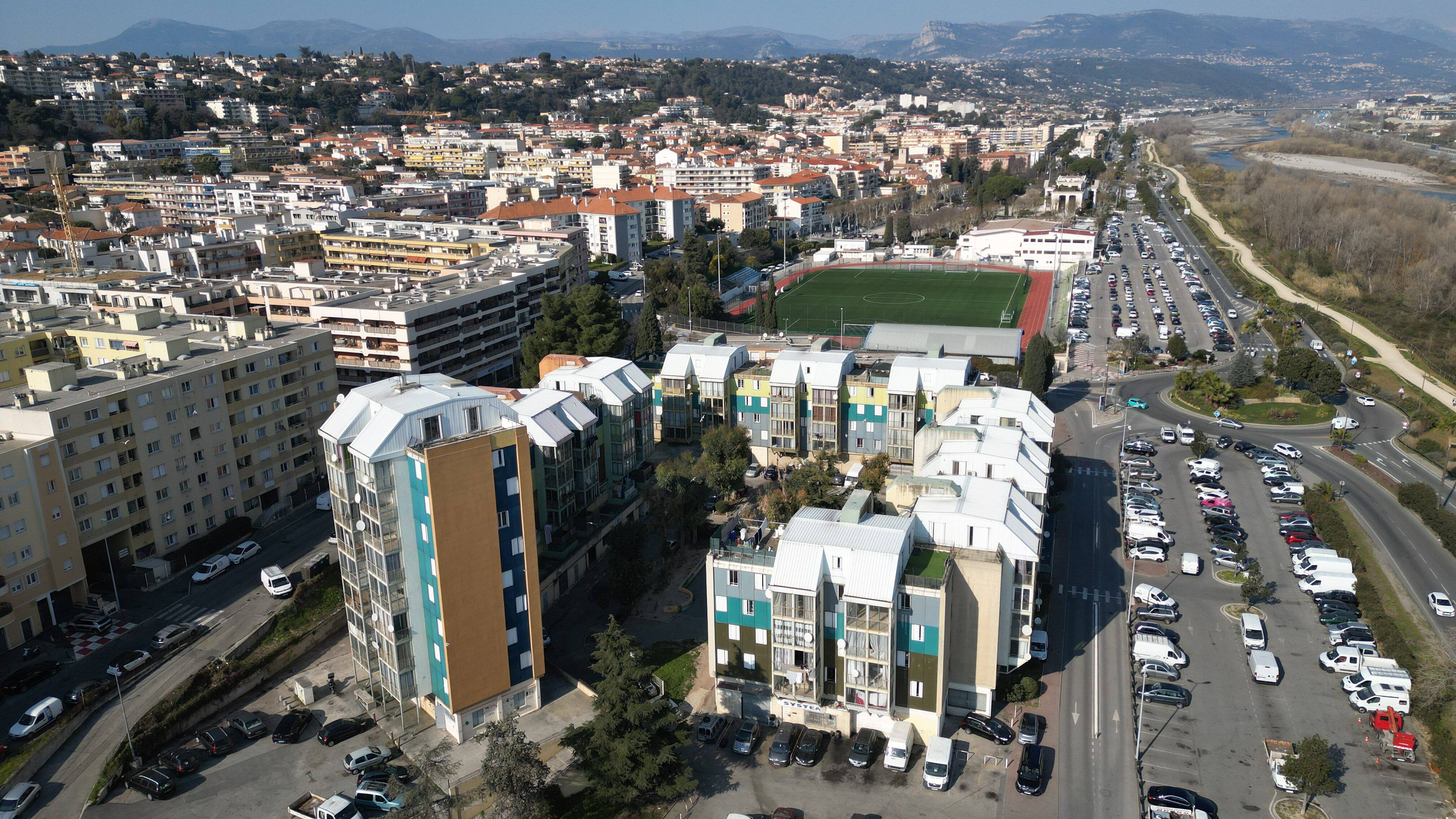 "Il est en train de nous planter le projet": un locataire refuse de quitter son logement et bloque la démolition d'un immeuble à Saint-Laurent-du-Var