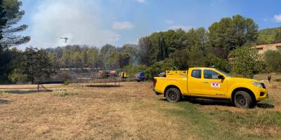 Un feu de forêt ravage deux hectares de végétation à Flayosc, 70 pompiers à pied d'oeuvre