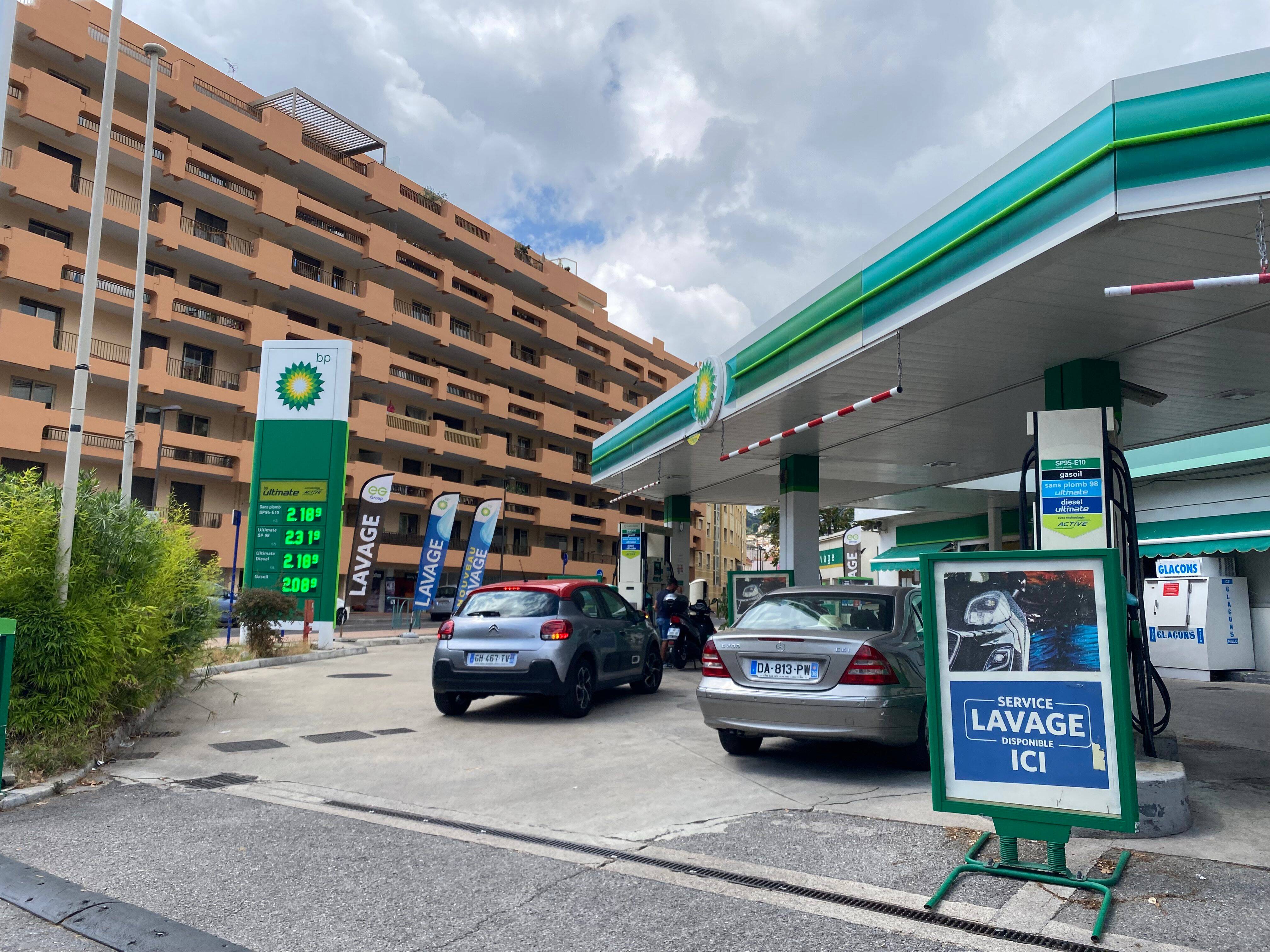 Hausse des prix des carburants: près de 40 centimes de différence le litre de SP98 d'une station à l'autre sur la Côte d'Azur