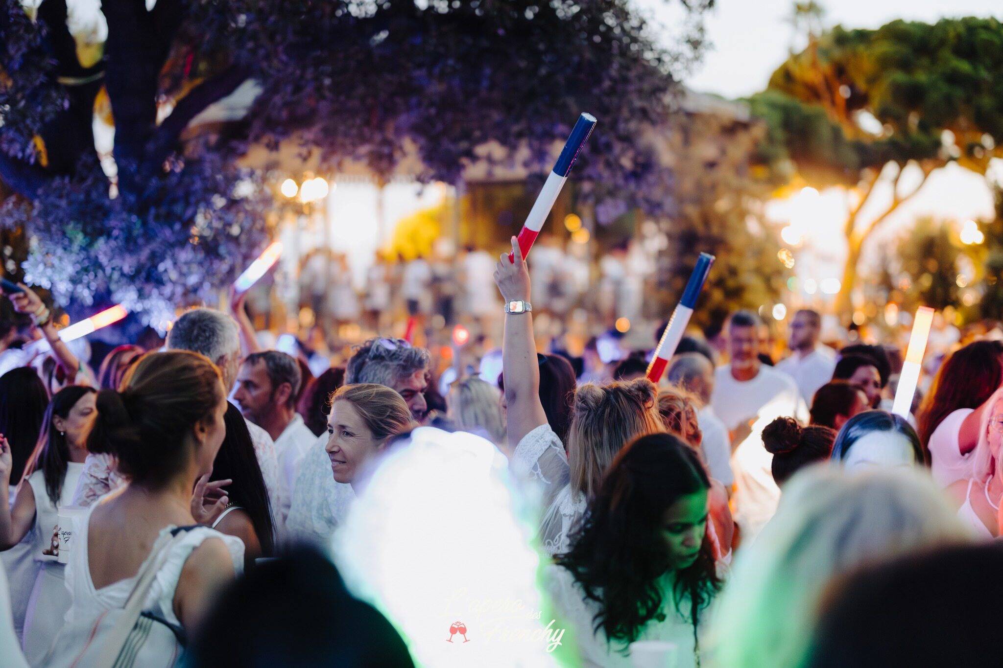 "Nous sommes des gens de la fête, pas des gens de la nuit": qui sont les créateurs de l'Apéro des Frenchy à Nice?