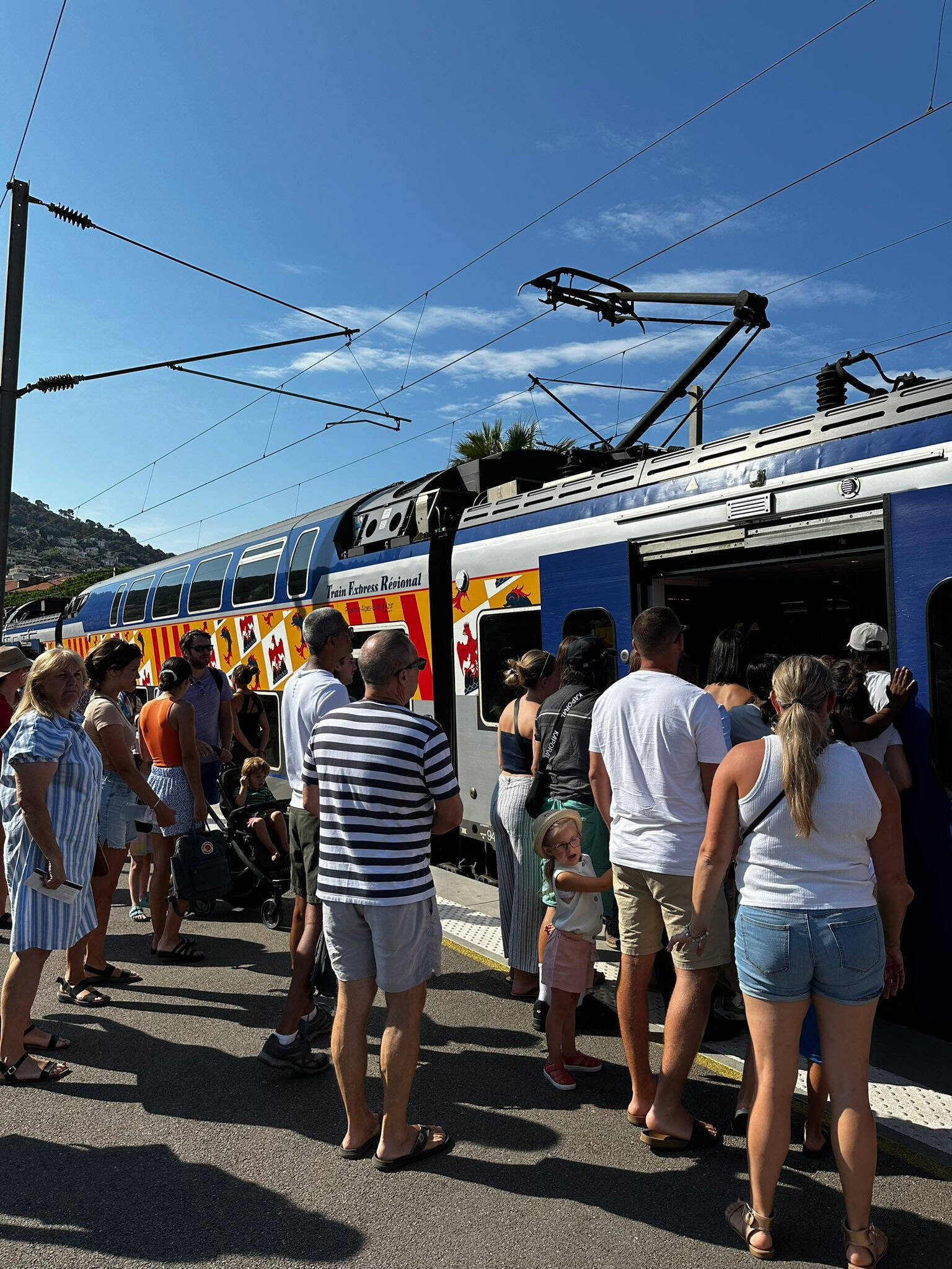 Grève à la SNCF: 85% de TER maintenus dans la région Provence-Alpes-Côte-d'Azur ce week-end, les TGV pas impactés