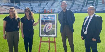 Le timbre du bicentenaire du rugby présenté en avant-première à Toulon