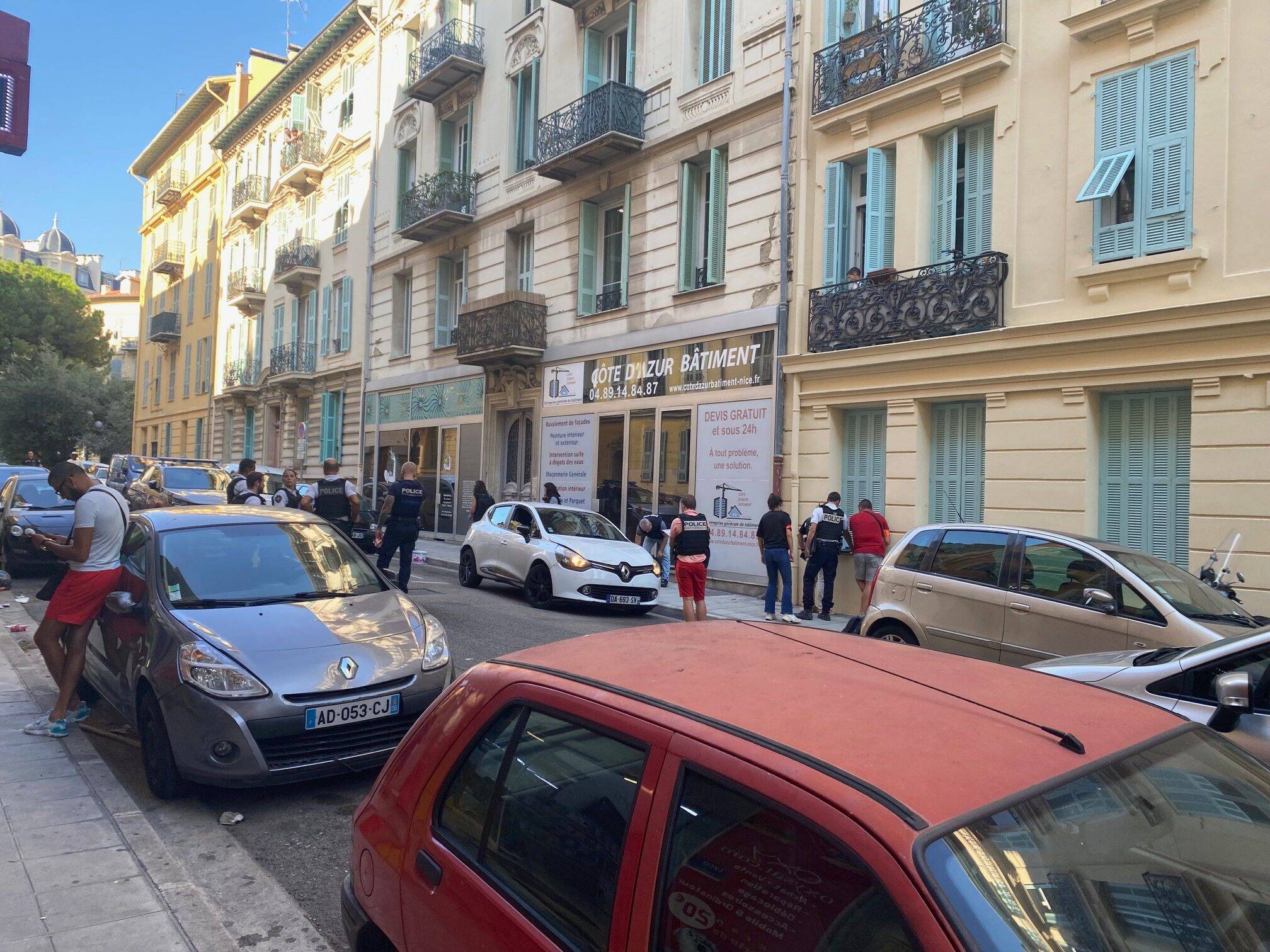Ce que l'on sait de la fusillade, suivie d'une course-poursuite, qui a fait deux blessés à Nice