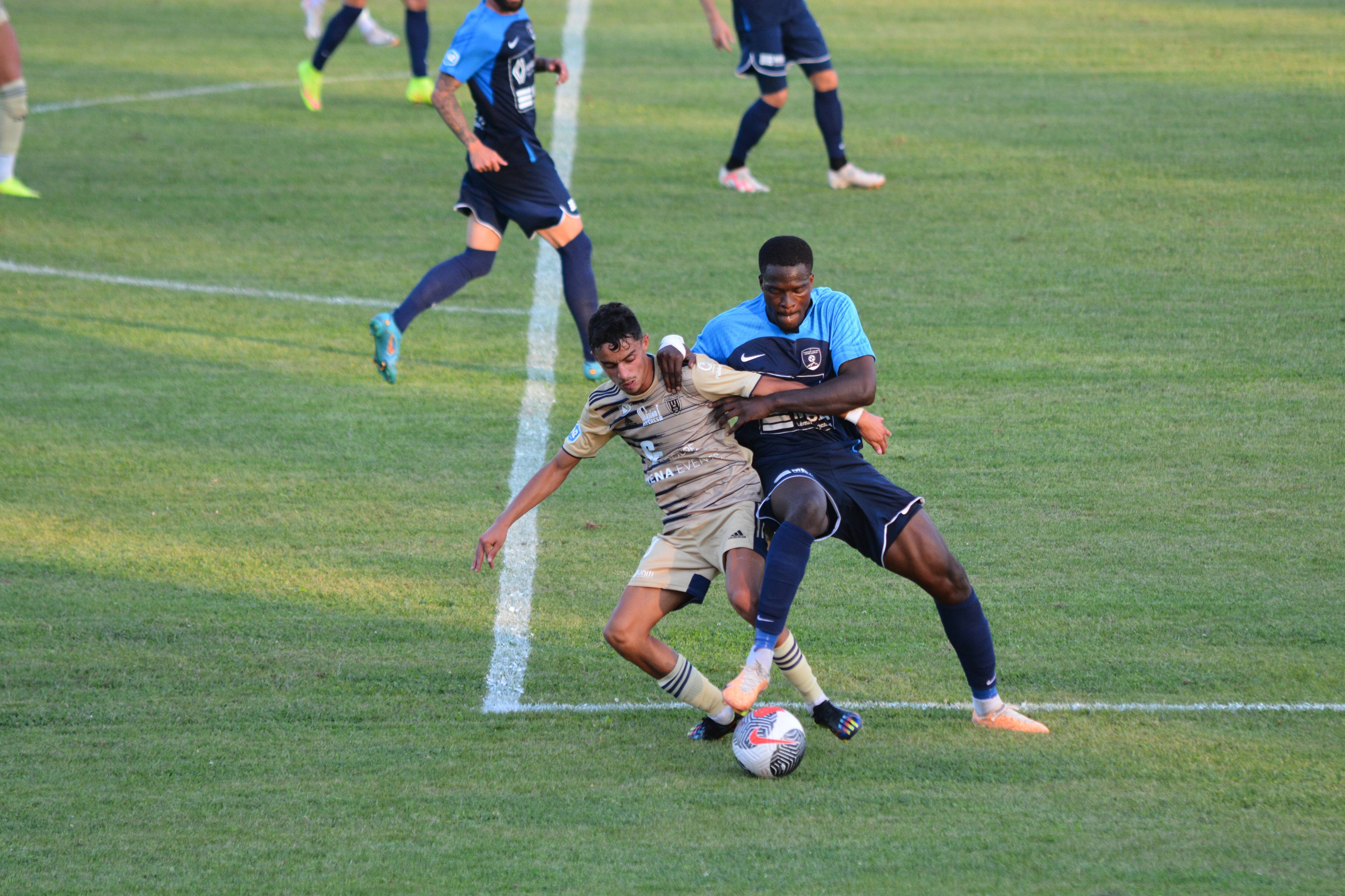 Des cartons (rouges ou pas) et une invincibilité préservée: ce qu'il faut retenir de la 3e journée de National 2