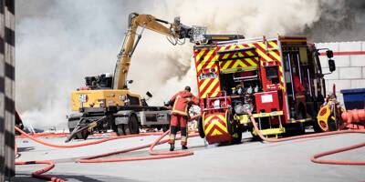 Le spectaculaire incendie à La Seyne est maîtrisé mais pas éteint