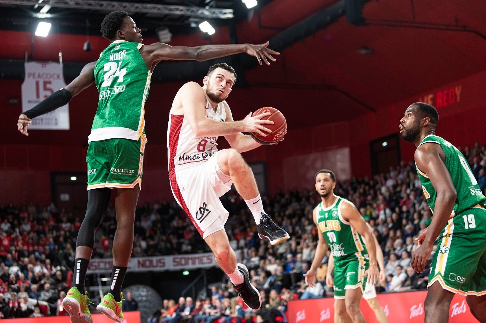 Le shoot au buzzer surréaliste du Varois Axel Julien avec Bourg-en-Bresse face au Portel