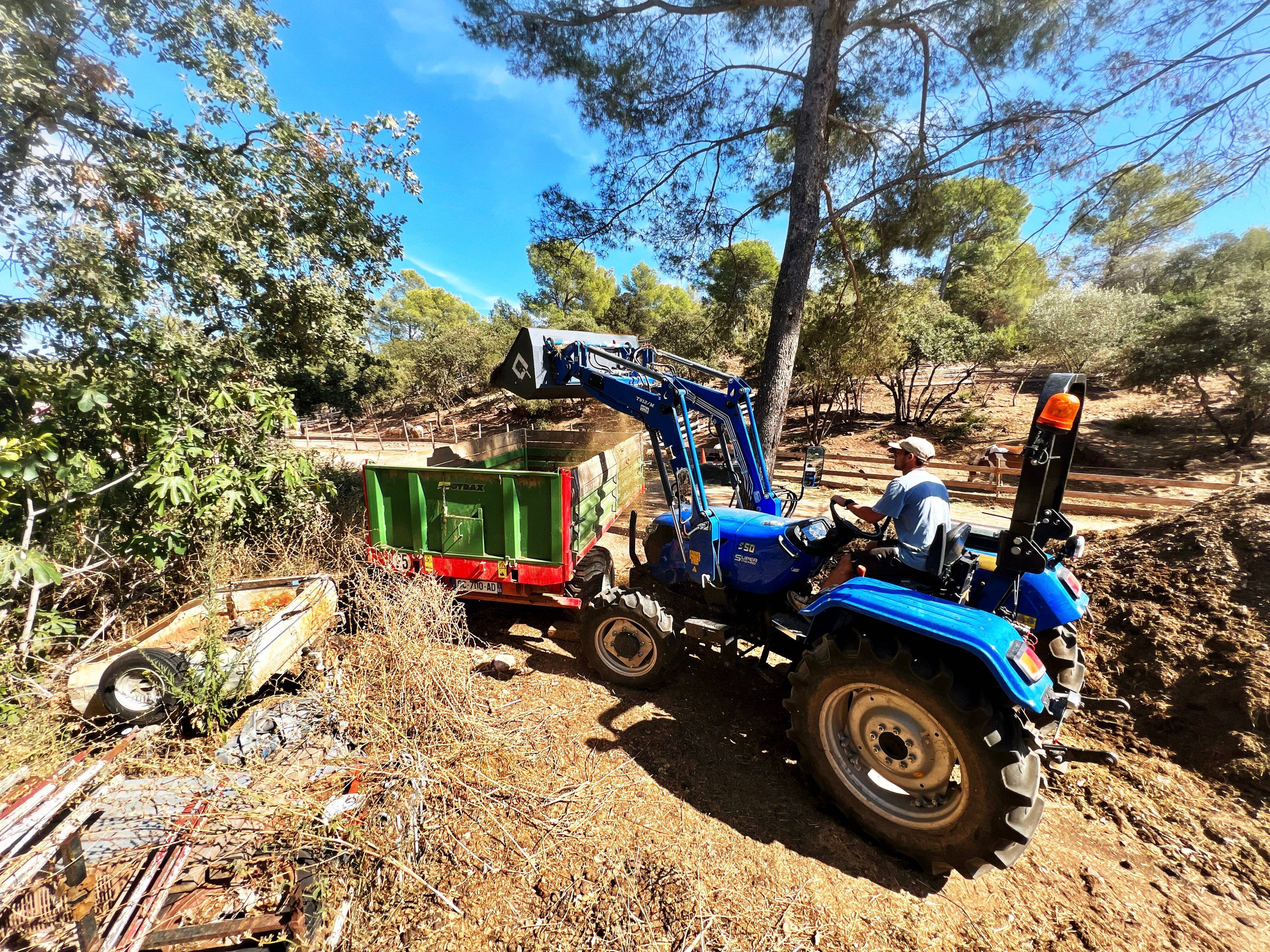 Economie agricole: voici comment ces dix agriculteurs varois se sont organisés pour partager les coûts de matériel