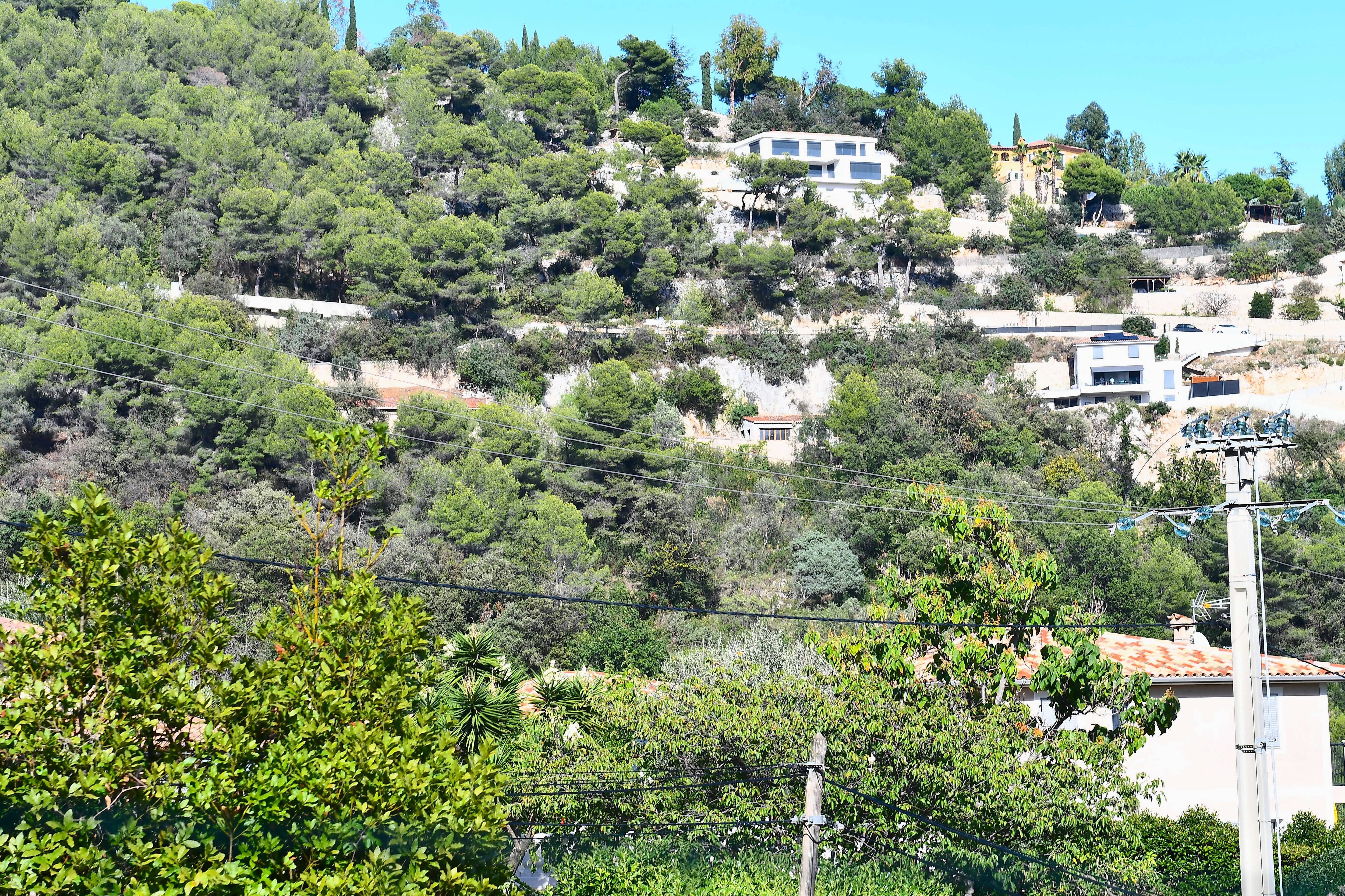La falaise d'un quartier de ce village menace des habitants, les propriétaires doivent payer la sécurisation