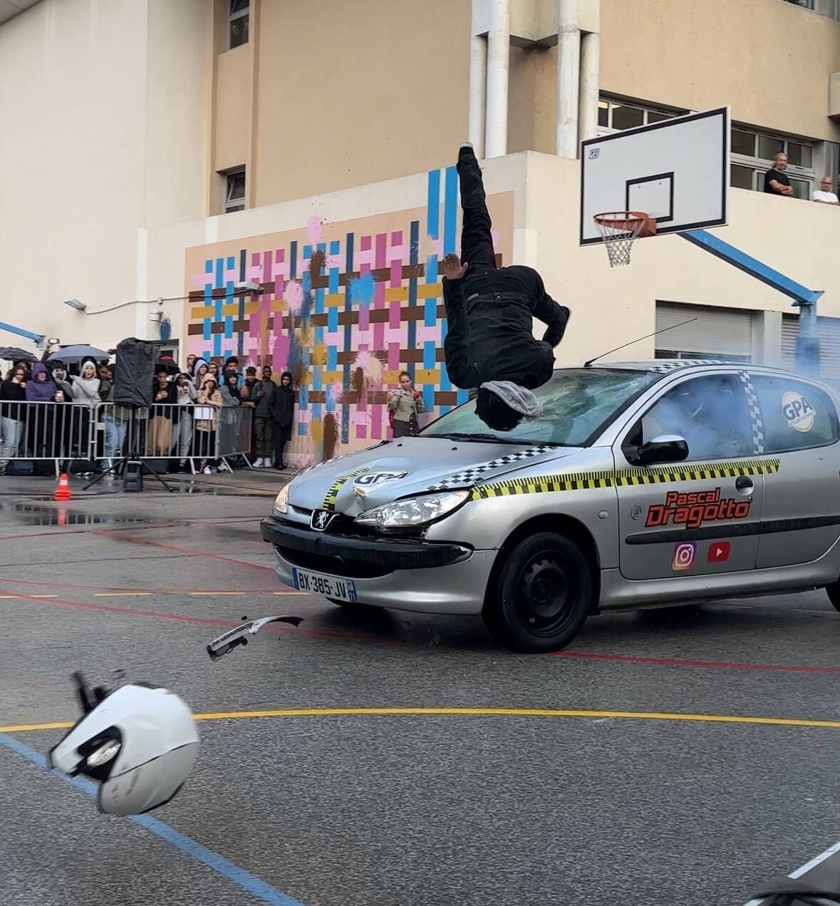 Au lycée du parc Saint-Jean à Toulon, ils reproduisent un accident pour sensibiliser les utilisateurs de deux-roues