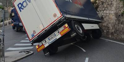 Un camion bloqué dans une fâcheuse posture à Nice ce lundi matin, la circulation perturbée