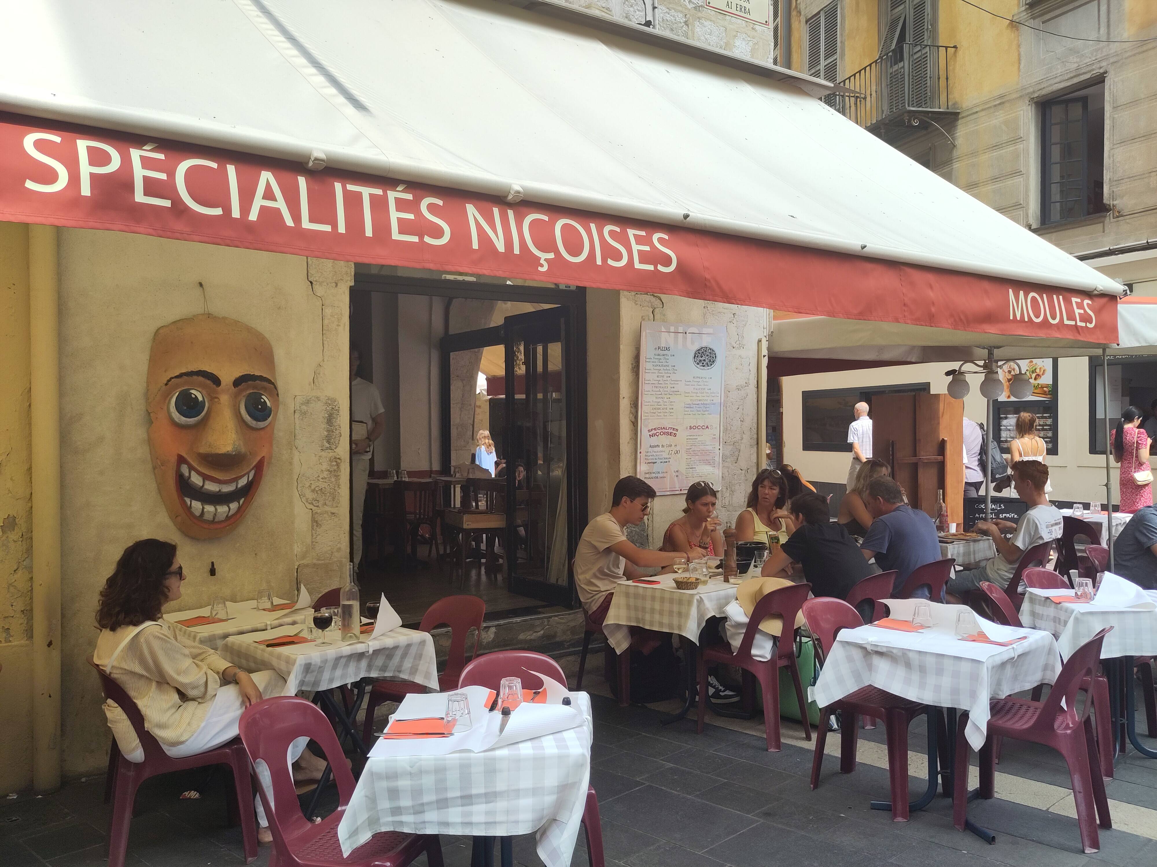 On a testé le pire restaurant de Nice sur TripAdvisor (et ce n'est pas fameux)