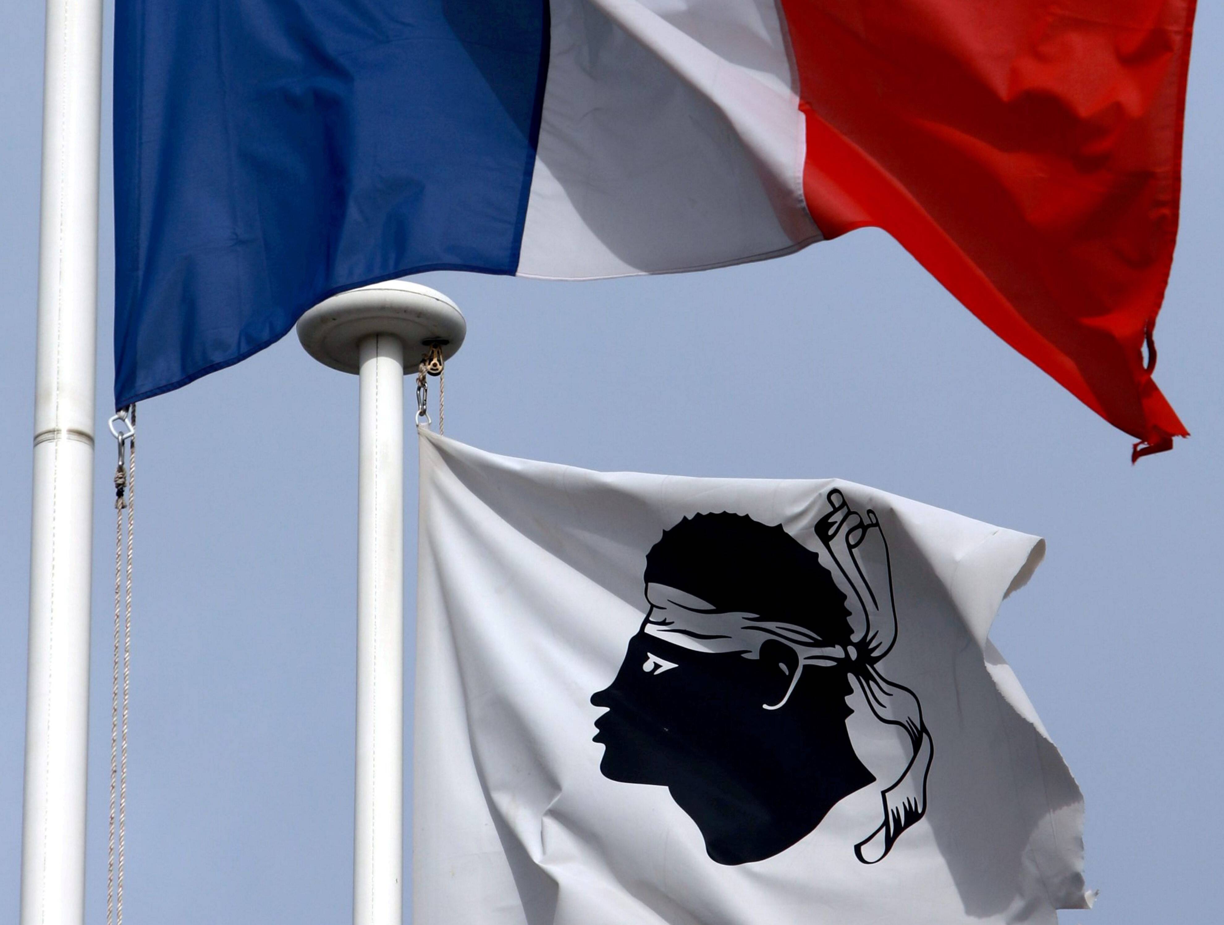 "Autonomie, certes, mais est-ce que les Corses sont d'accord?": le débat des insulaires est ouvert sur la Côte d'Azur