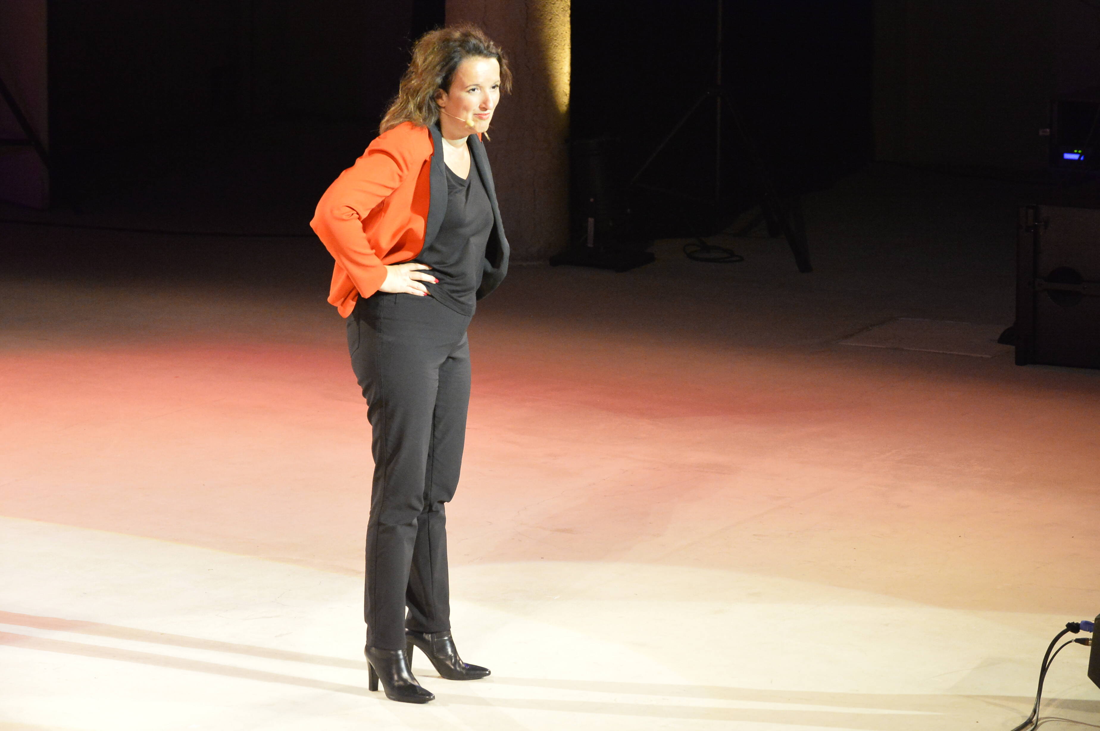 "On ne fait pas rire avec le bonheur": Anne Roumanoff de passage chez nous avec un nouveau spectacle