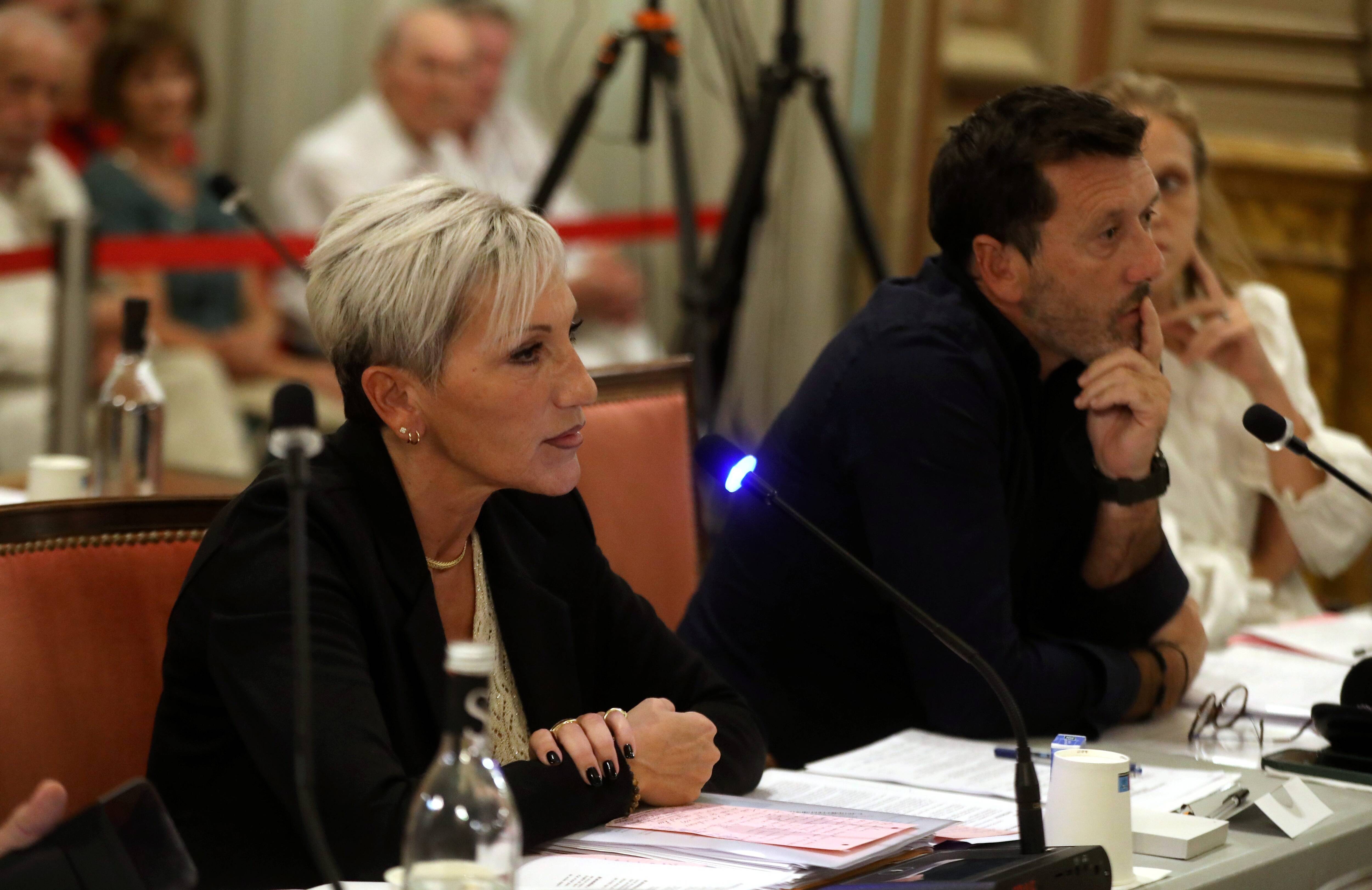 Affaire Messina: des élus d'opposition appellent à la démission de tous les élus de la majorité à Menton