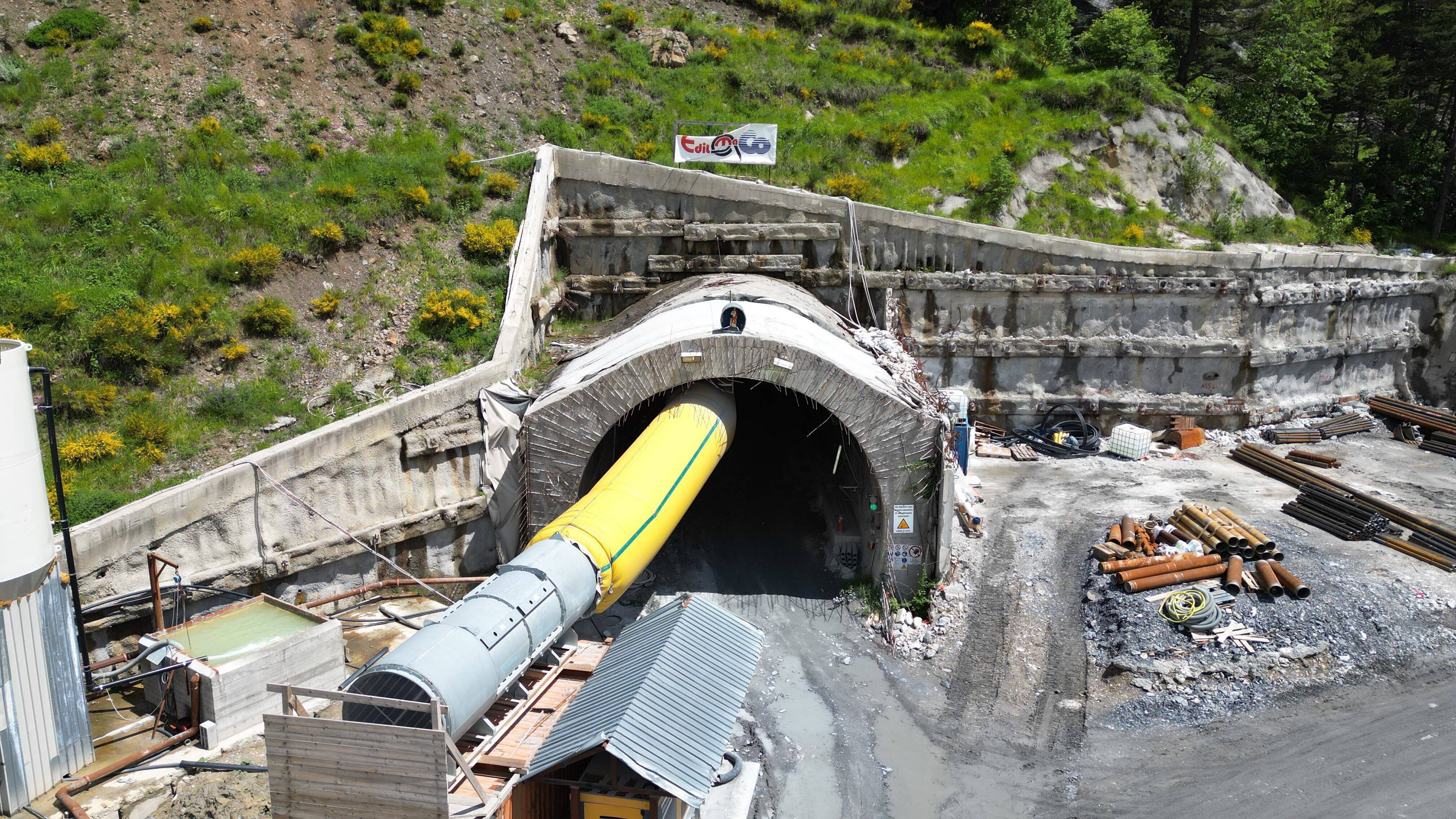 "Le nouveau tunnel devra être inauguré avant l'été prochain": les délais et la facture du tunnel de Tende s'allongent