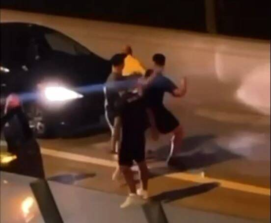 Un automobiliste violemment agressé par un groupe de jeunes après un accident sur la voie Mathis à Nice