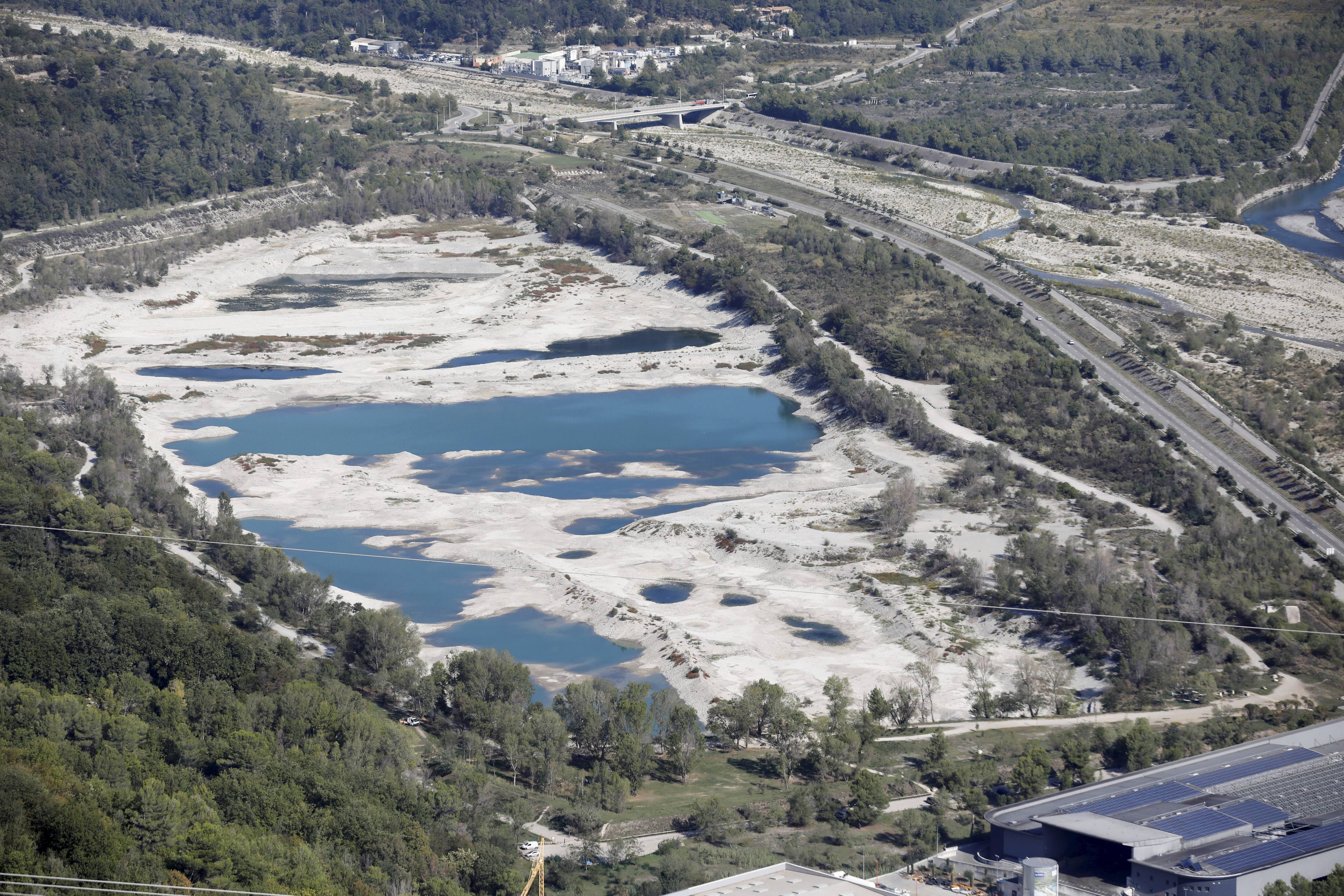 "C'est inédit", le niveau d'eau du lac du Broc baisse encore, la situation inquiète