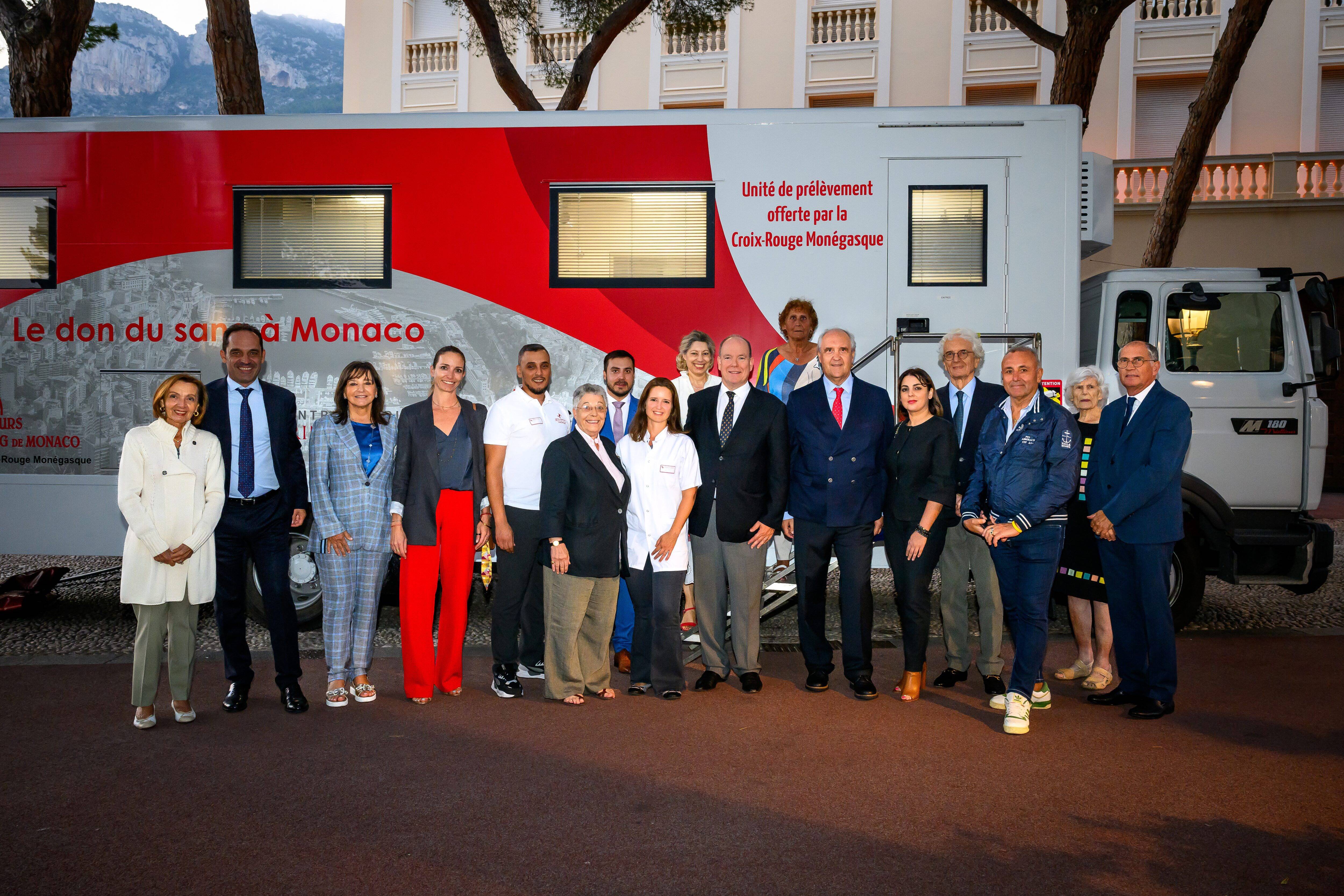 L’Amicale des Donneurs de sang de Monaco offre figlio camion in un comune d’Italia