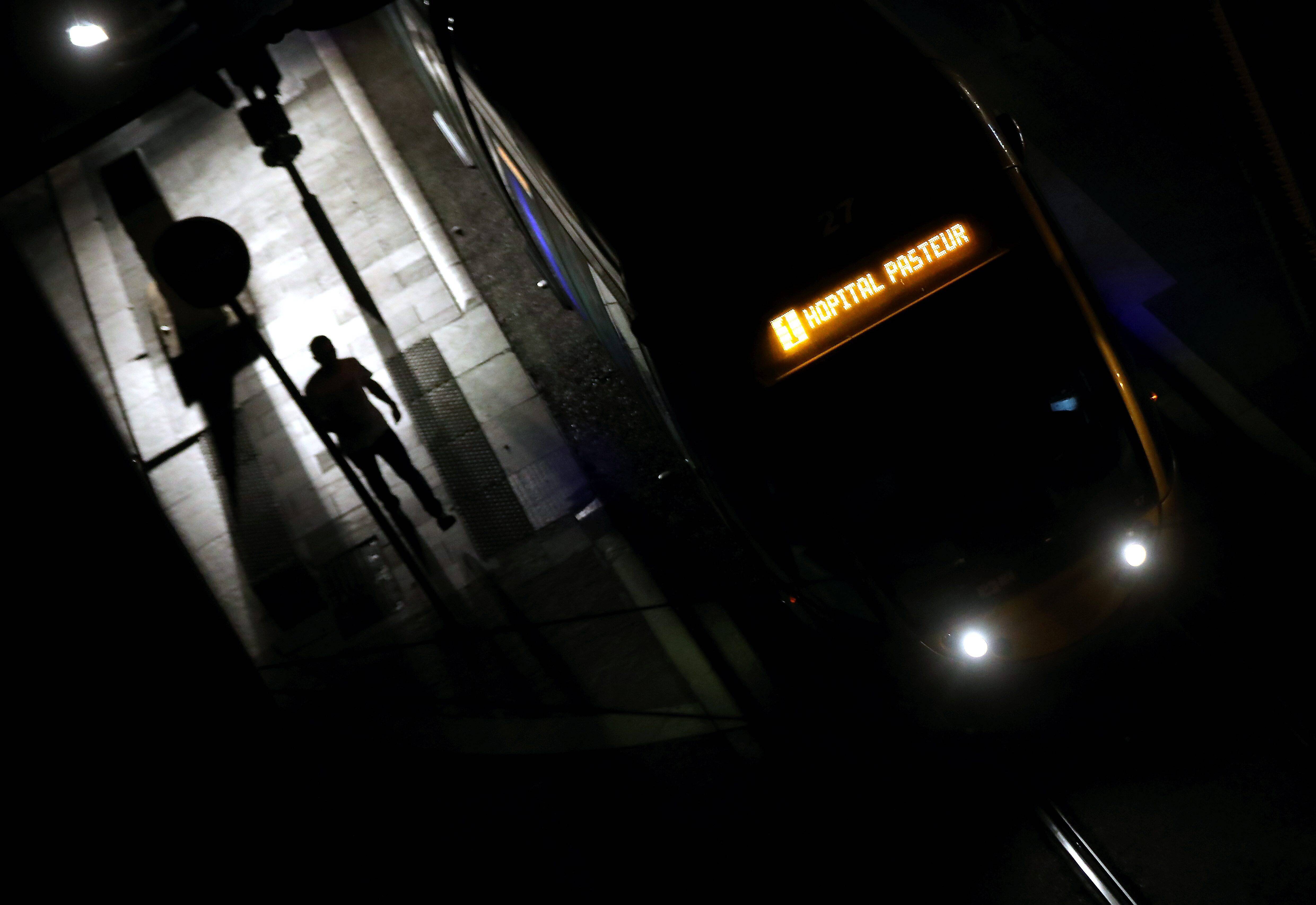 1,5 million de foyers privés d'électricité dans le Var et les Alpes-Maritimes: on vous raconte le black-out historique de novembre 2008