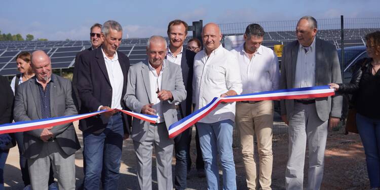 Plus de 48.000 panneaux solaires: un grand projet pour le petit village d’Esparron voit enfin le jour