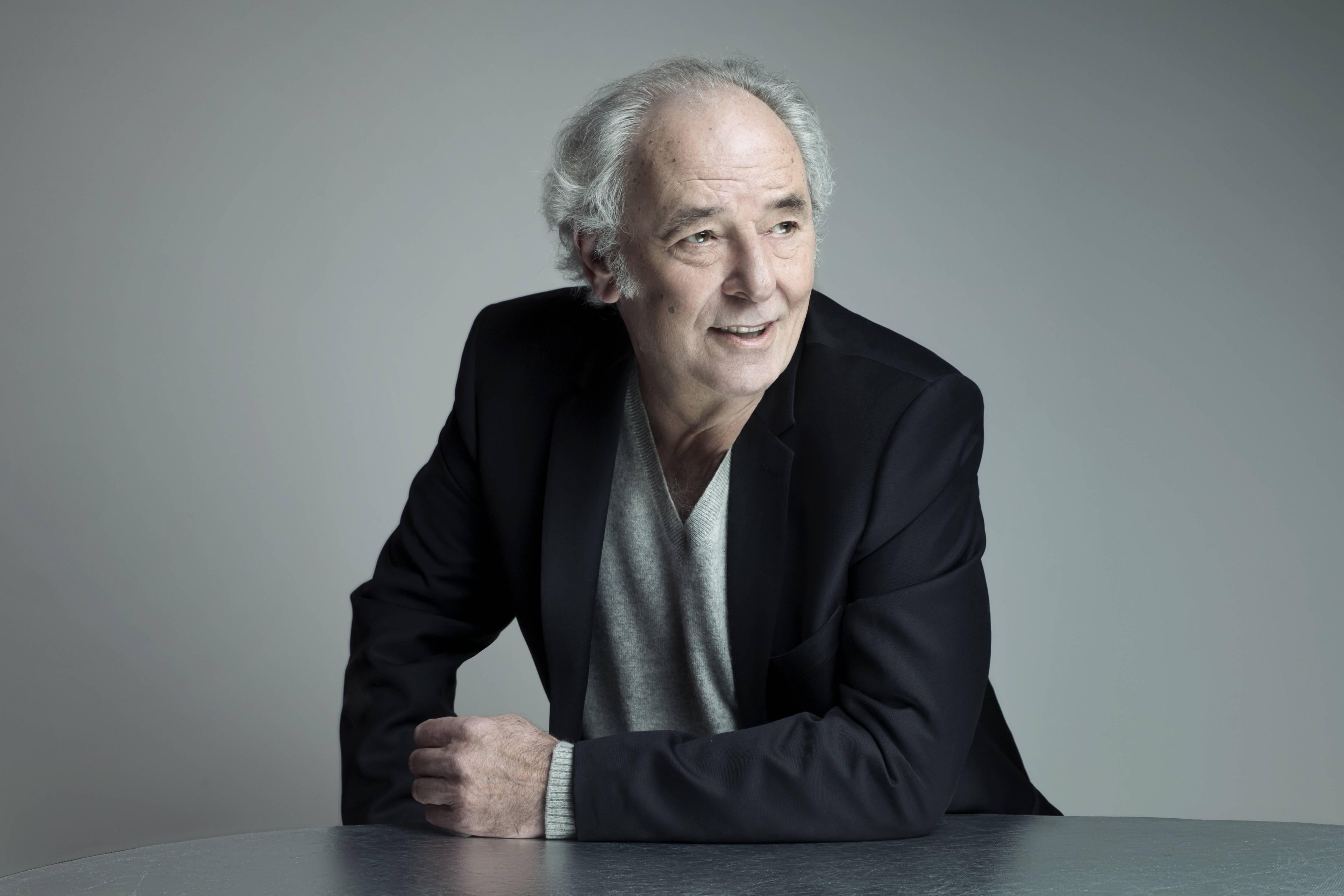 "Il sera sur scène ce soir": le directeur du théâtre Anthéa d'Antibes donne des nouvelles de Maxime Le Forestier après son malaise