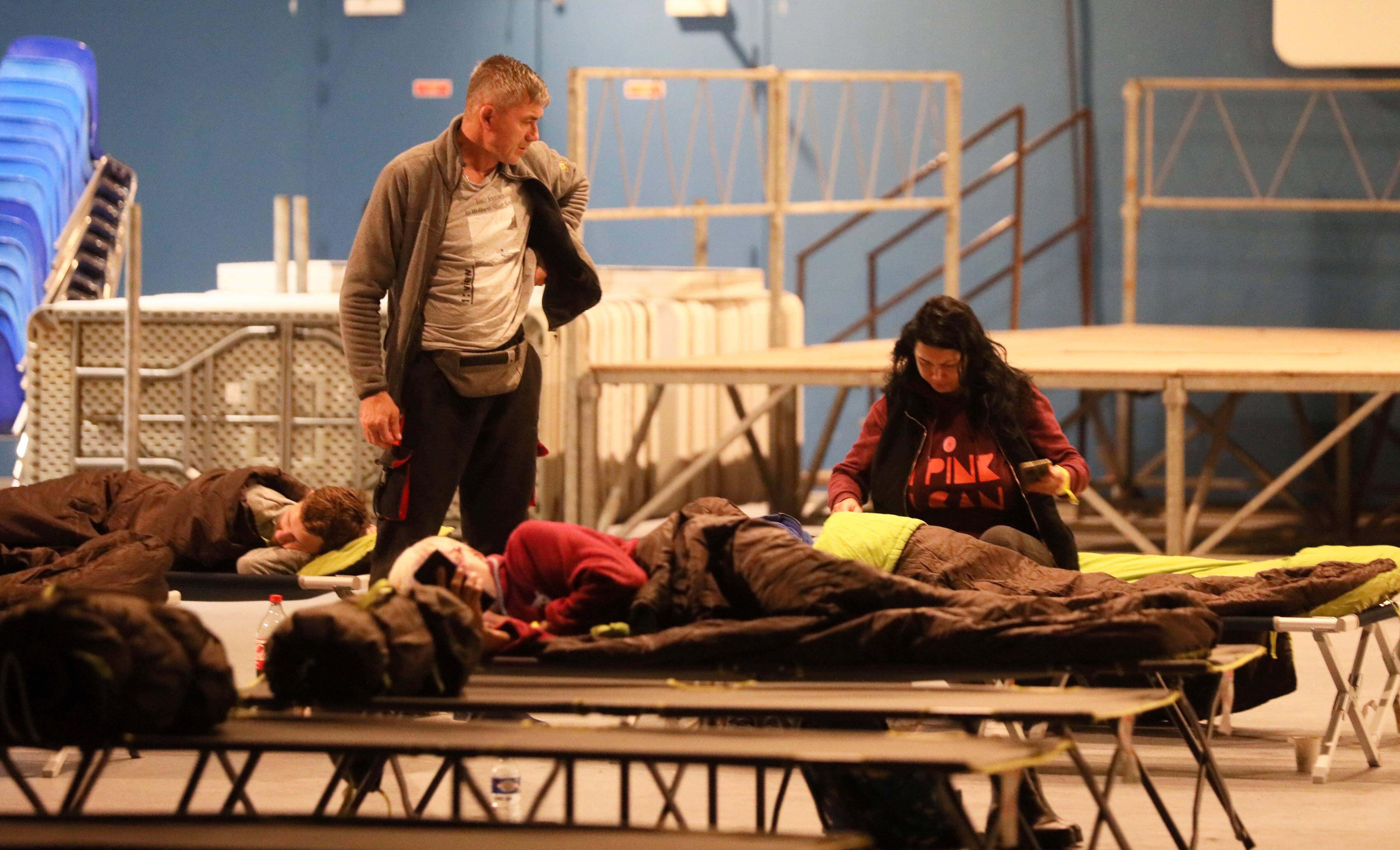 "On n'a pas eu peur": à Antibes, les mis à l'abri du camping Douce France racontent leur nuit dans le centre d'hébergement