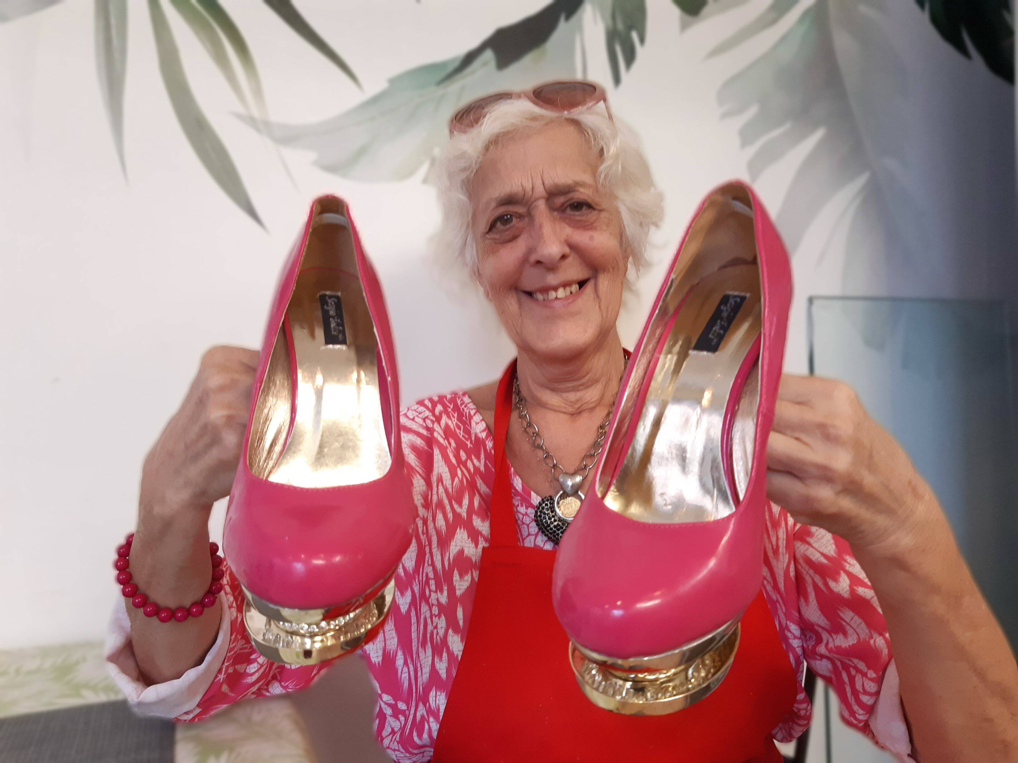 "Mon médecin m'avait donné entre 4 et 6 mois": guérie d'un cancer, cette super mamie part à l'assaut du Défi rose à Menton