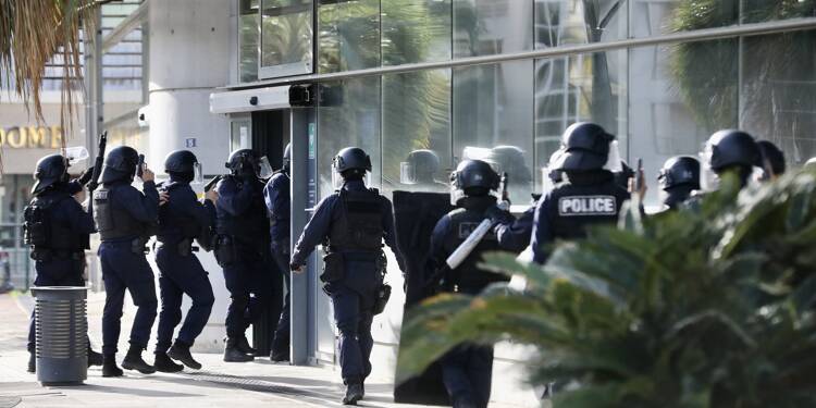 Fausses alertes à la bombe à Hyères: un lycéen placé sous contrôle judiciaire