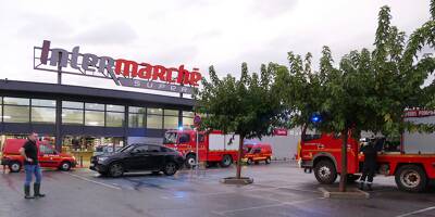 À cause des fortes pluies, un supermarché complètement inondé dans le haut Var