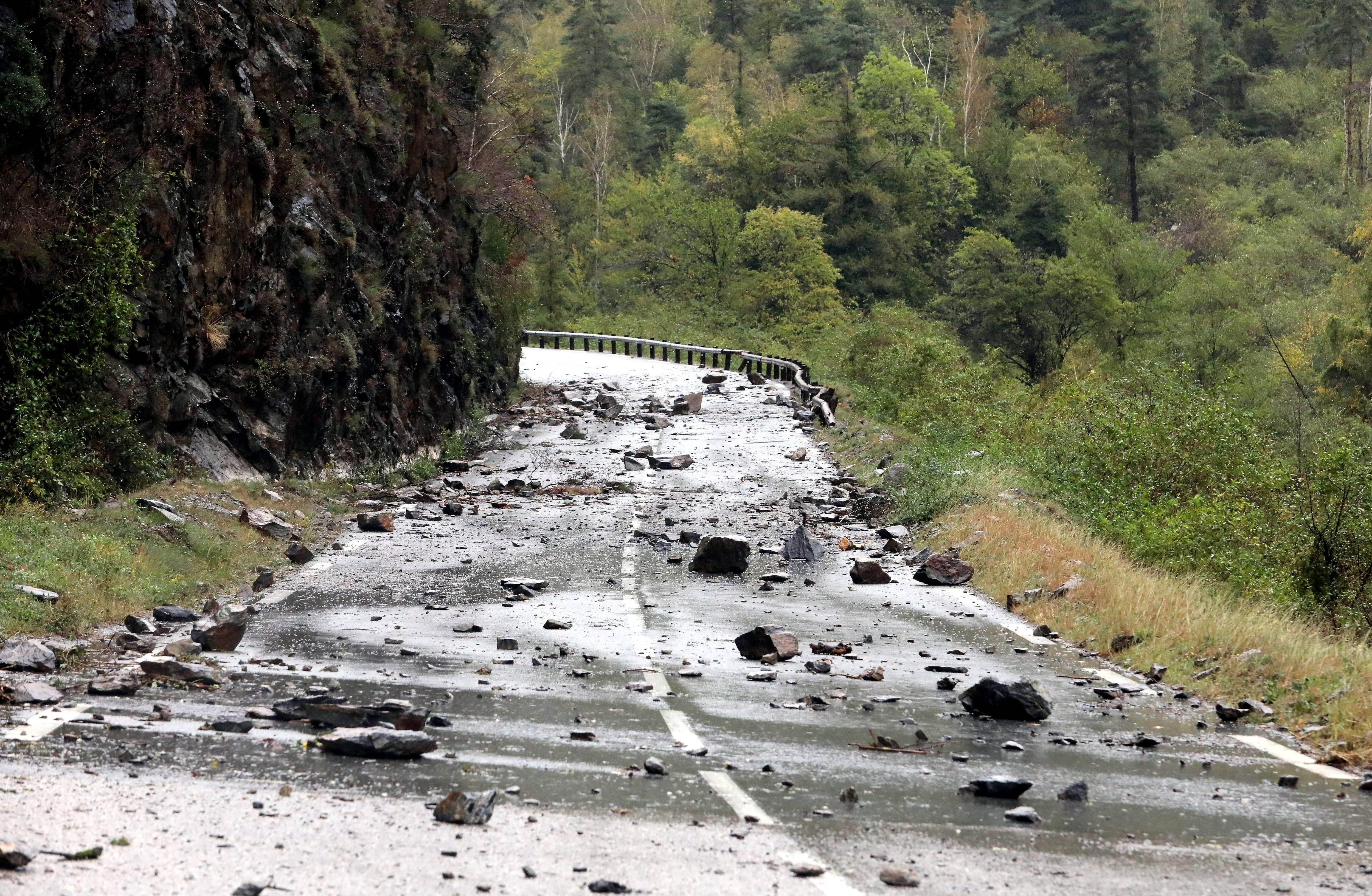 Tempête Ciaran: Éboulement dans entre Saint-Sauveur et Isola, la route de la Tinée coupée au moins jusqu'à ce vendredi