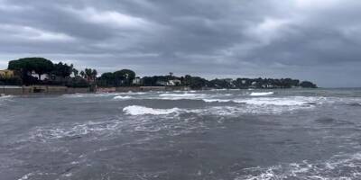 Le boulevard Maréchal Juin submergé par les vagues à Antibes