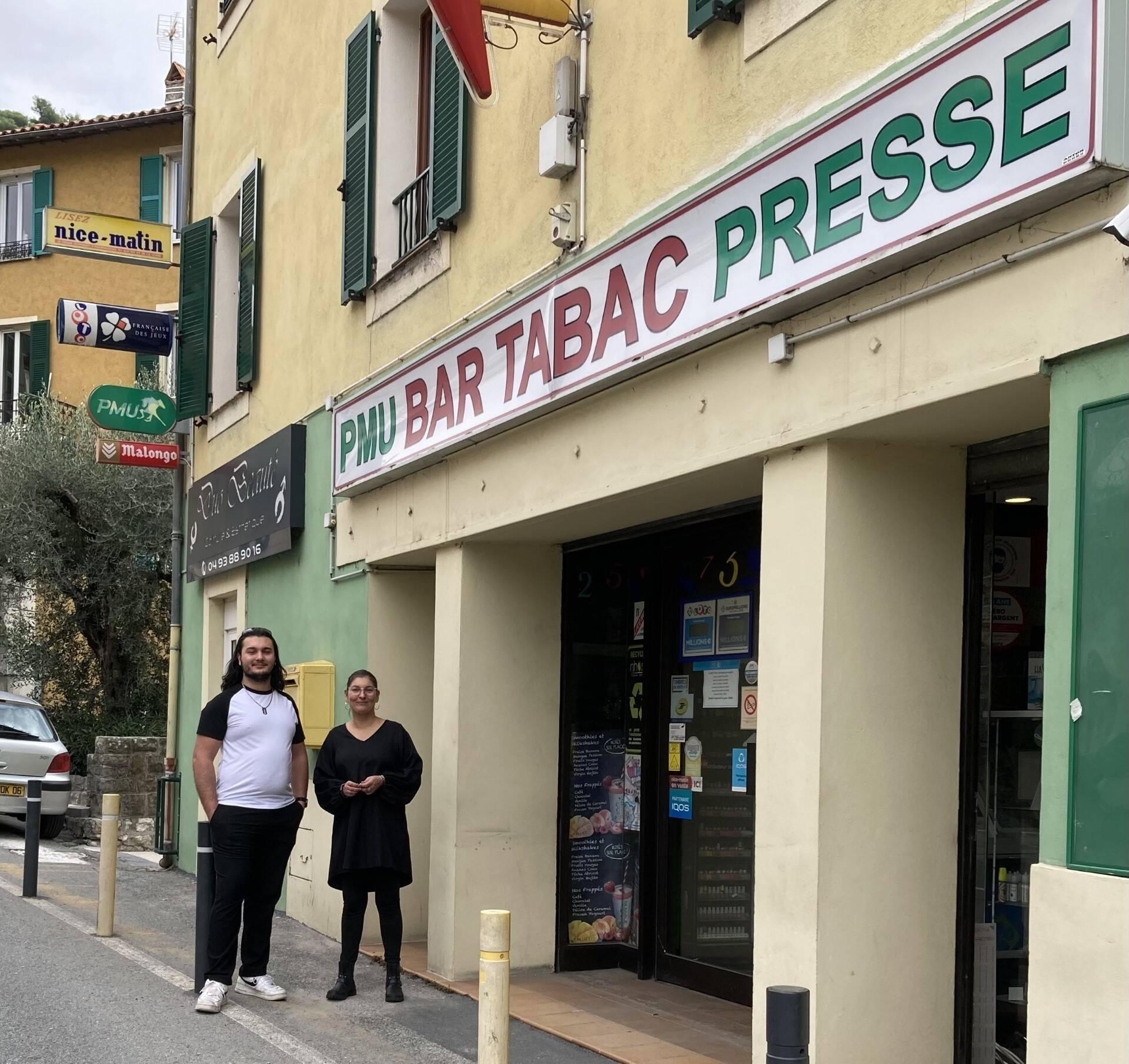 "Pas un jour sans que l'on vienne nous demander où acheter des cigarettes": ce village de l'arrière-pays de Nice retrouve son bar-tabac très attendu