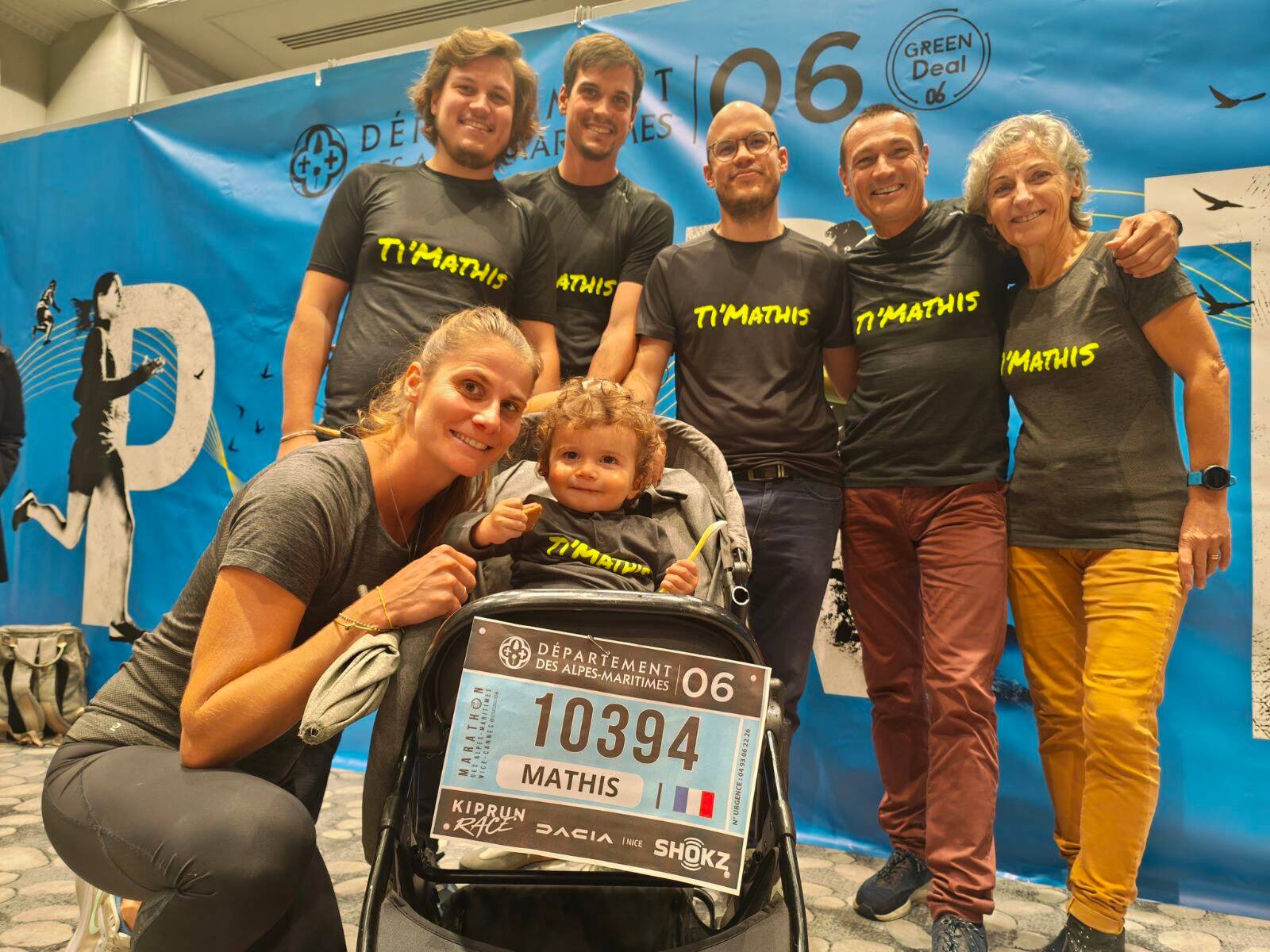 "Passé une heure, il faudra l'occuper avec des gâteaux": une famille va courir le semi-marathon entre Nice et Cannes avec un petit en poussette