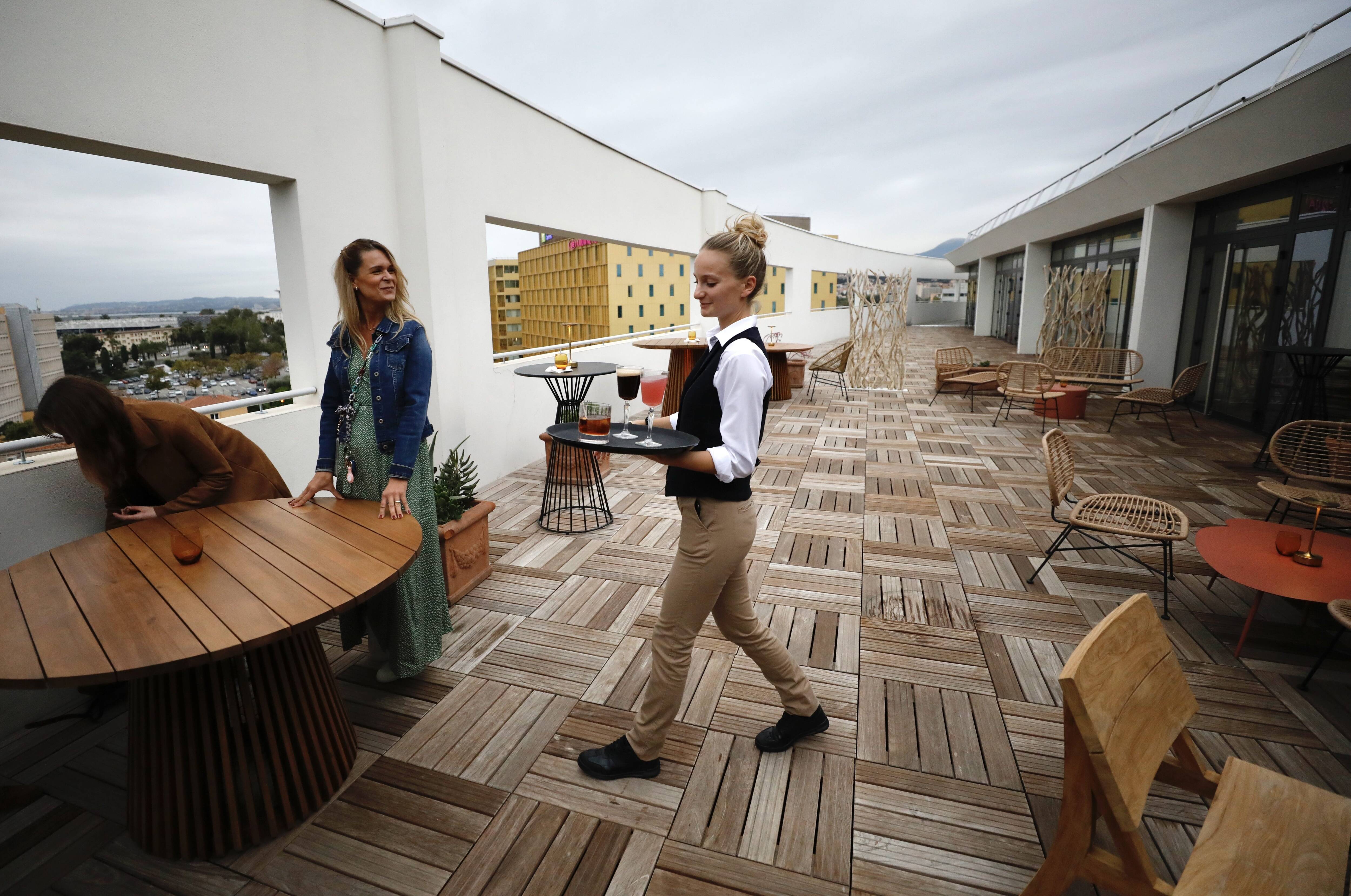"Nous l'avons appelé Le nissart", le lycée hôtelier de Nice a ouvert un bar sur son rooftop