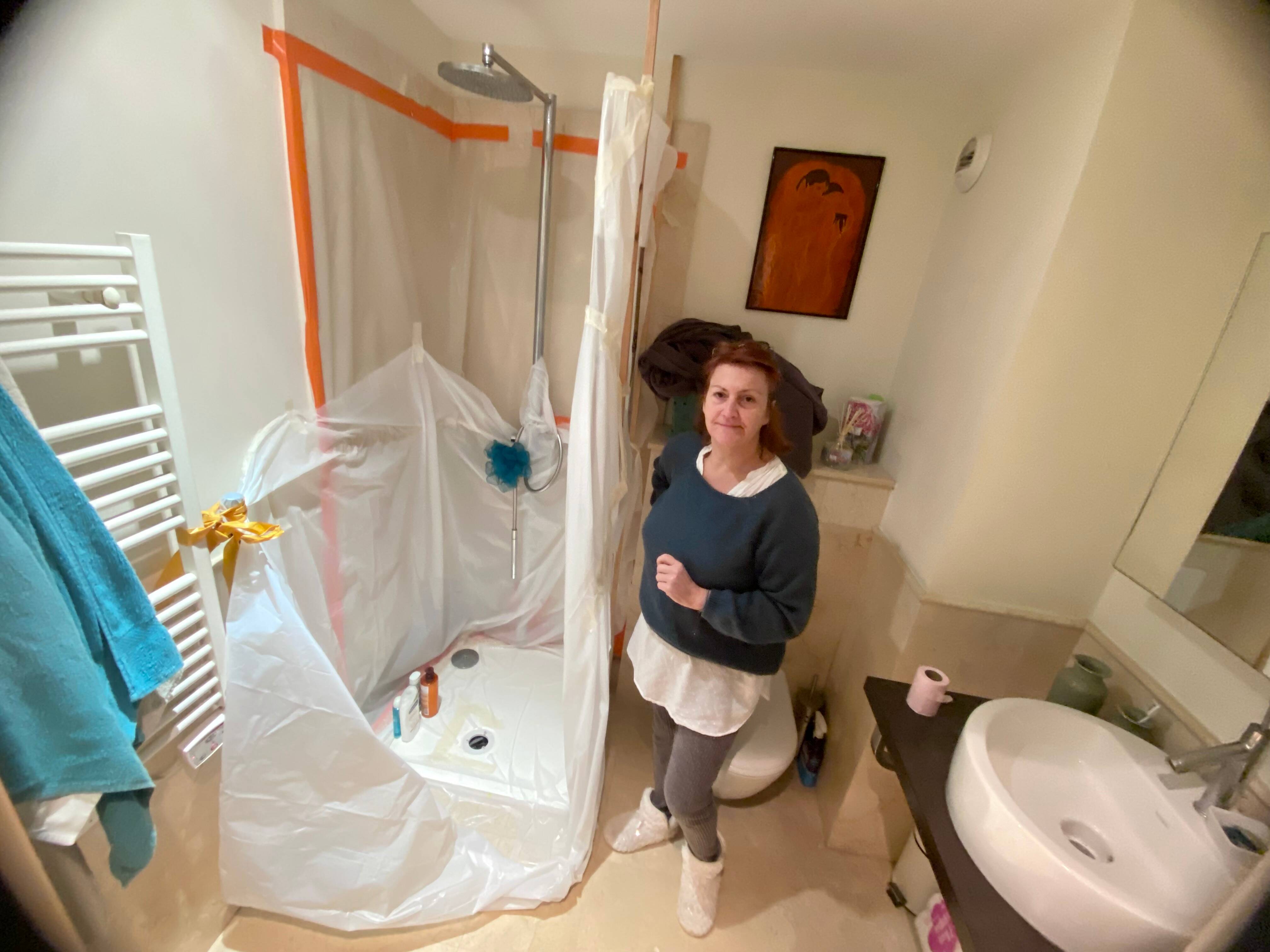 "C'est de pire en pire": un dégât des eaux inextricable leur gâche la vie depuis plusieurs mois