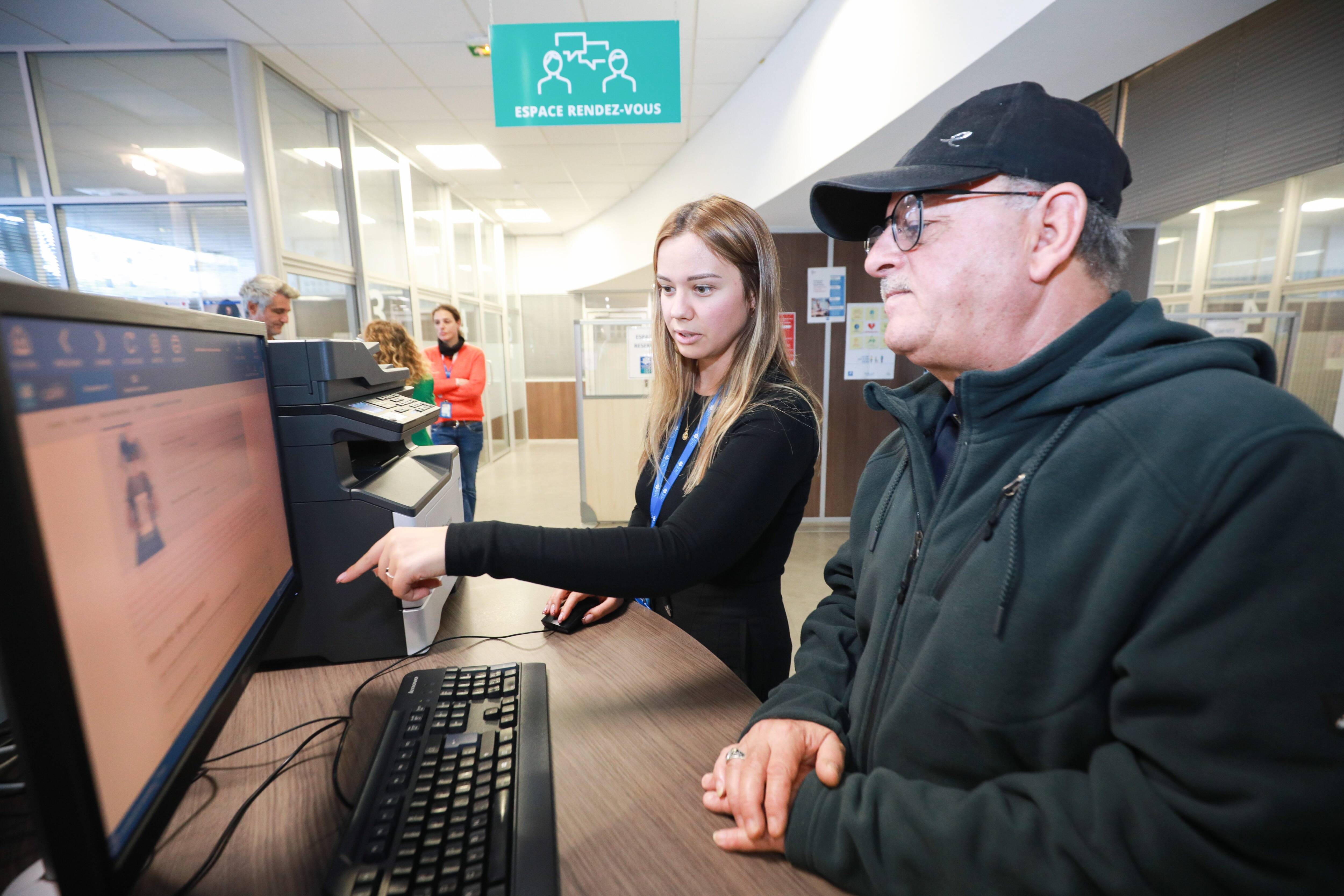 "J'ai toujours cotisé mais je me retrouve dans la m...": dans les coulisses de la Caisse d'allocations familiales de Toulon