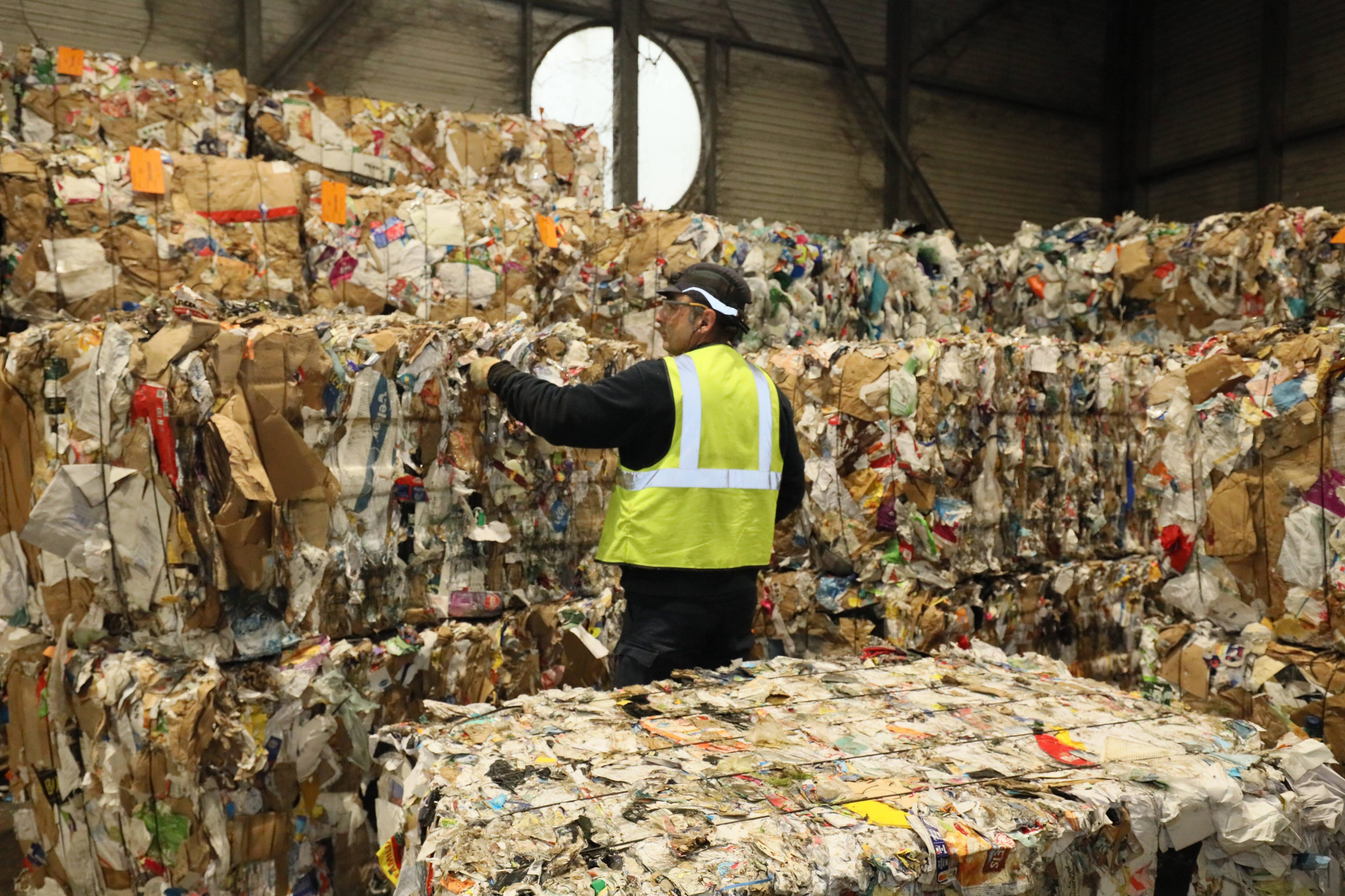 Quelle nouvelle vie pour nos déchets plastiques recyclés? On a retracé leur parcours... jusqu'en Espagne